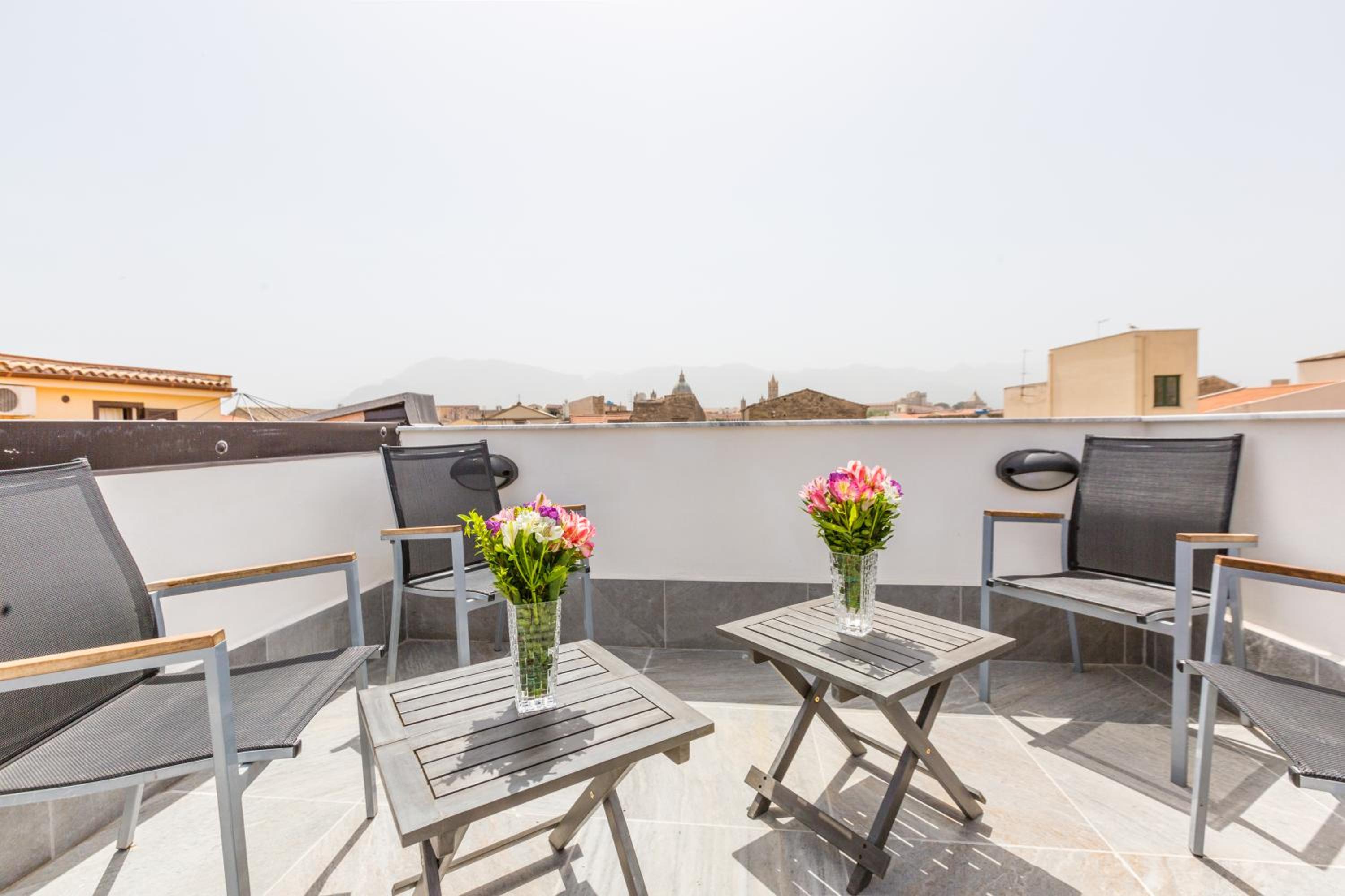 Apartment with Terrace - Photo 45