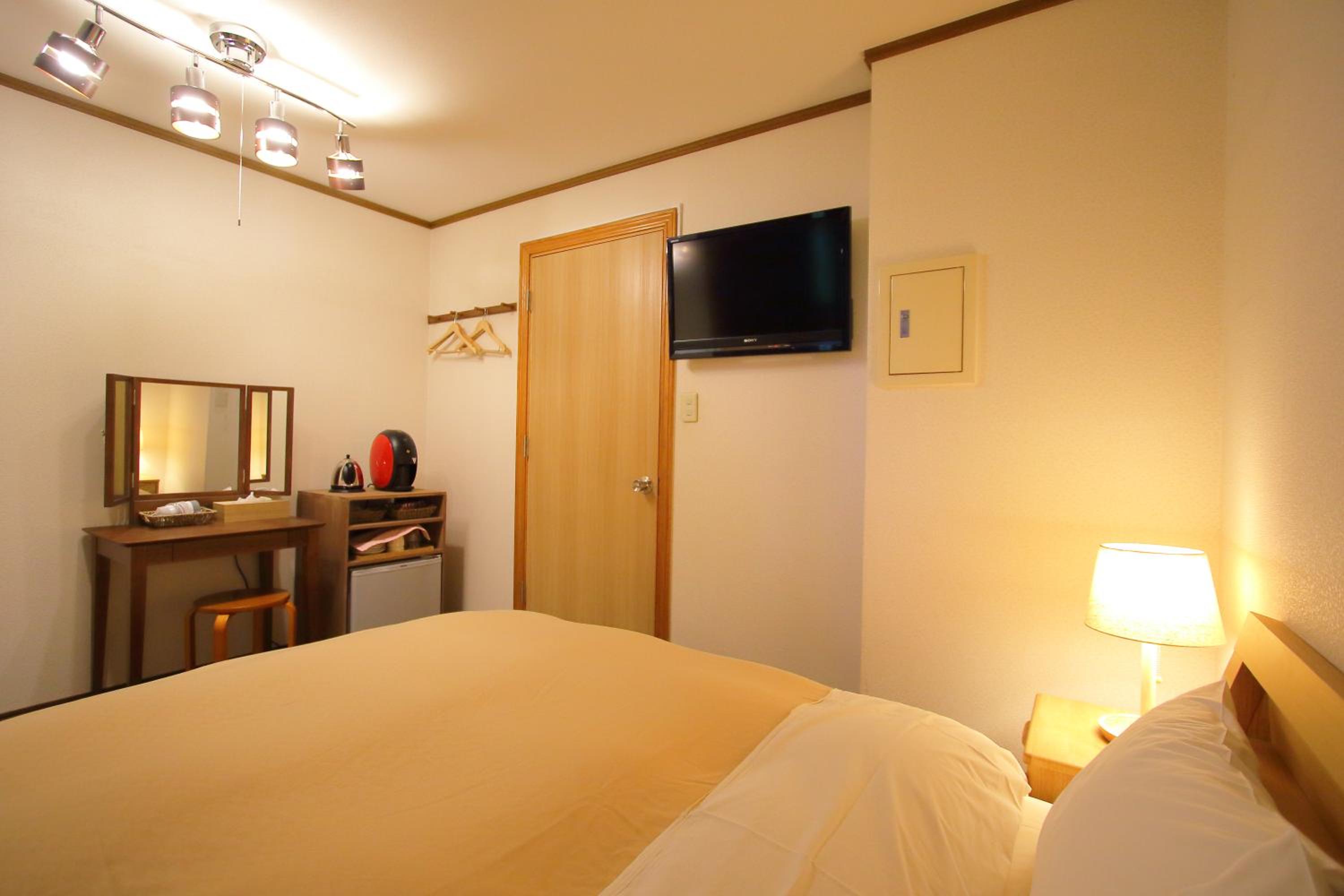 Economy Double Room - Photo 4