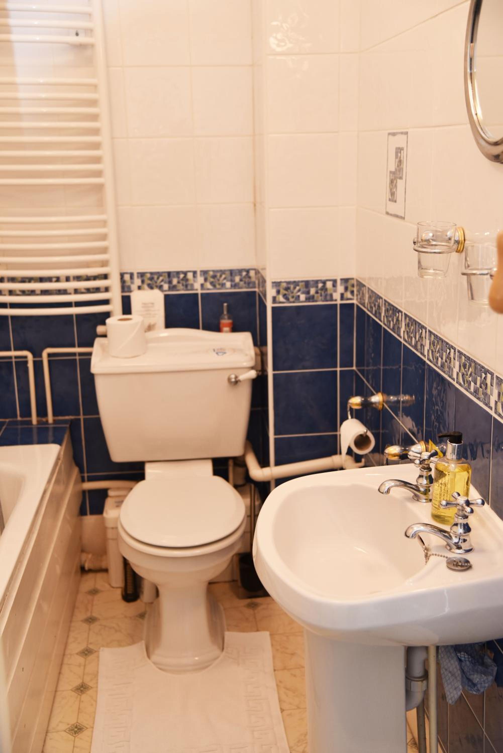 Standard Double Room - Photo 4