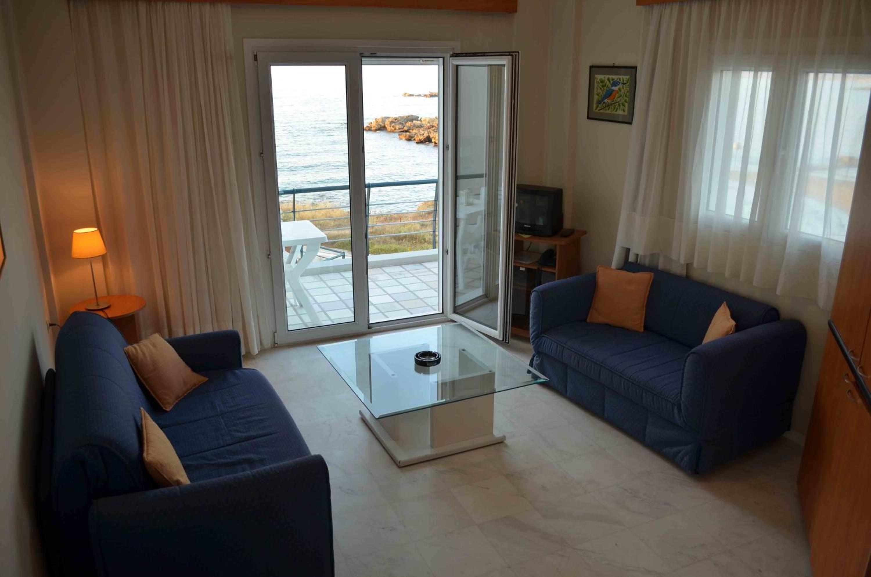 Apartment with Sea View - Photo 7
