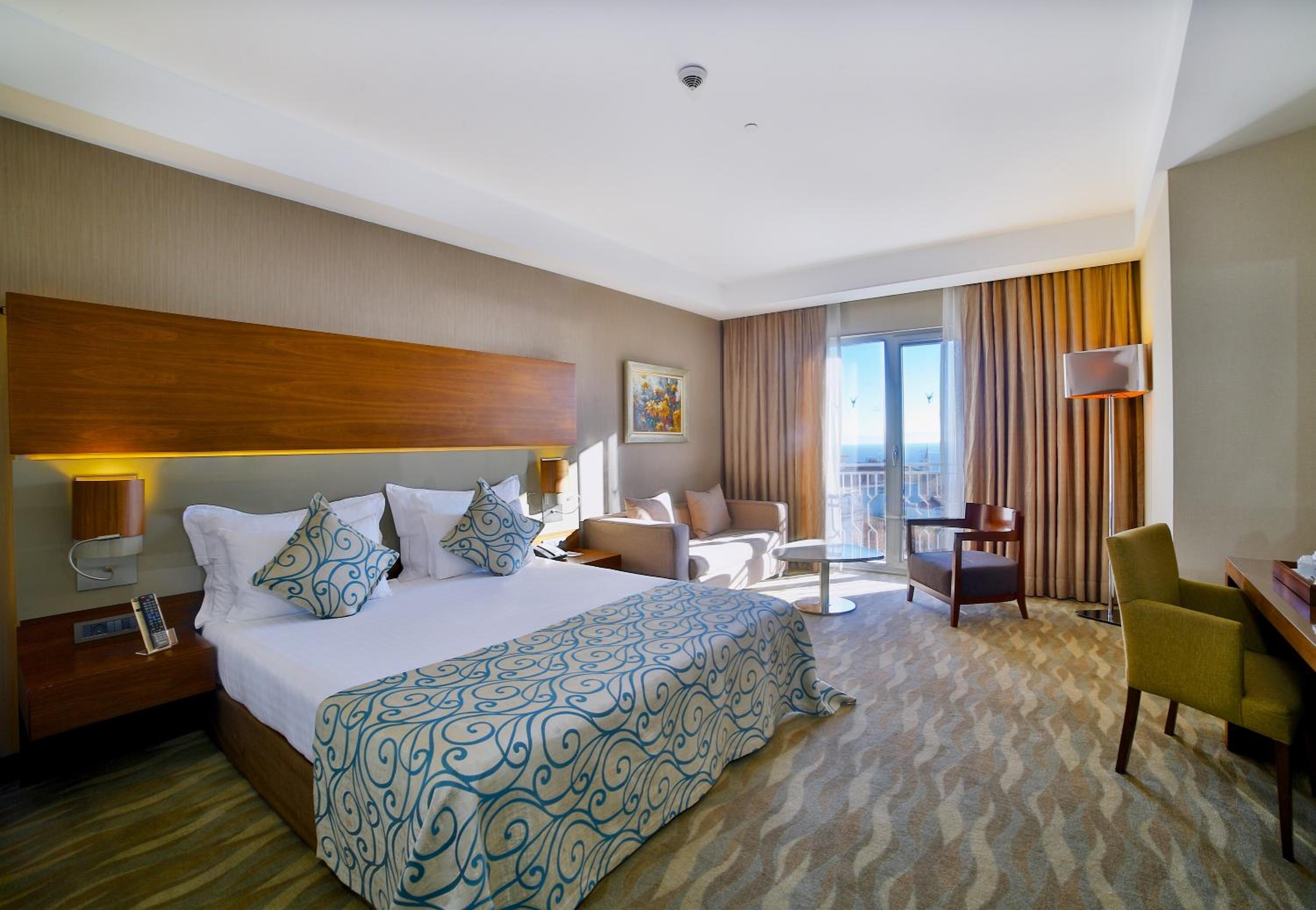 Deluxe Triple Room photo 2