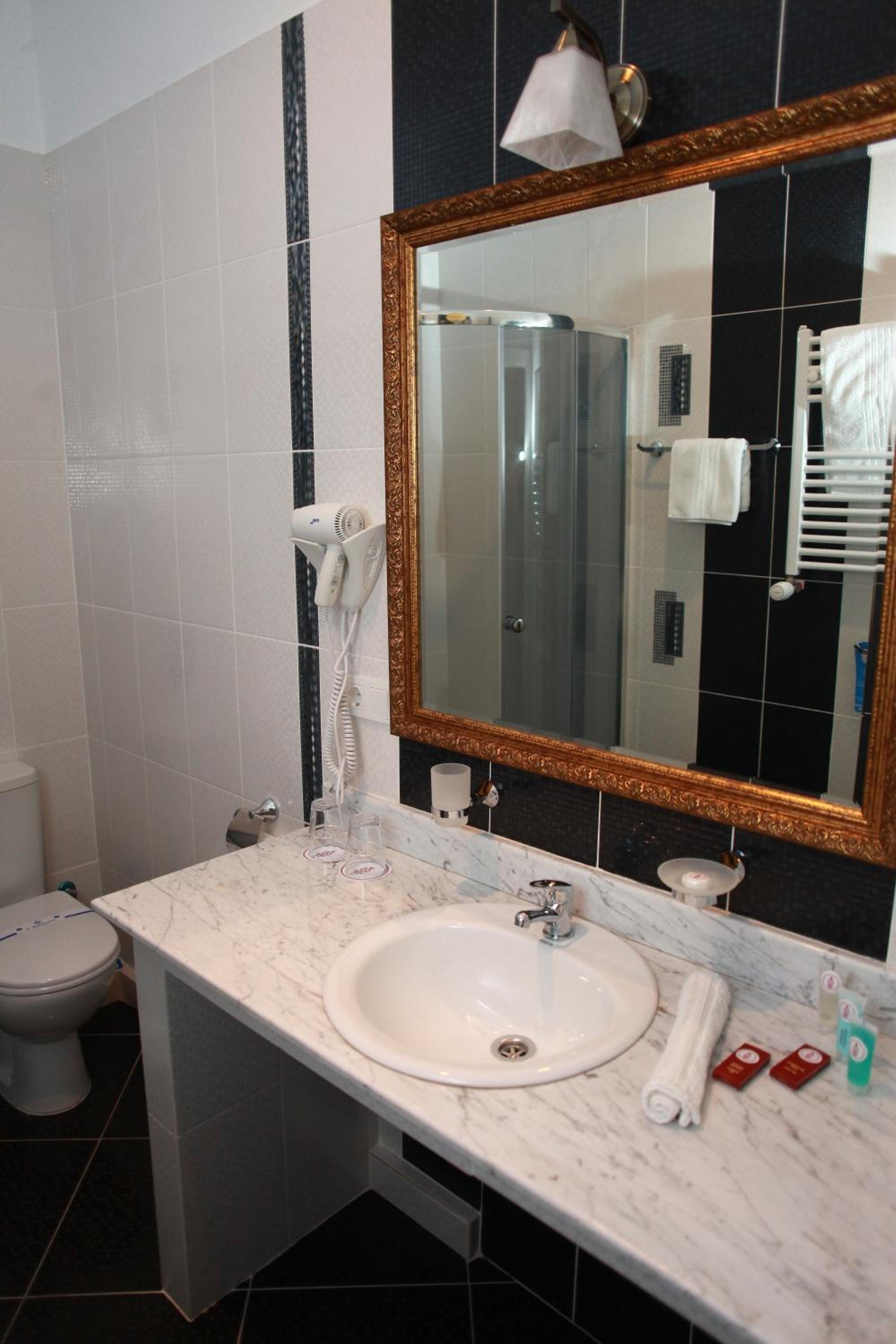 Standard Twin Room photo 2