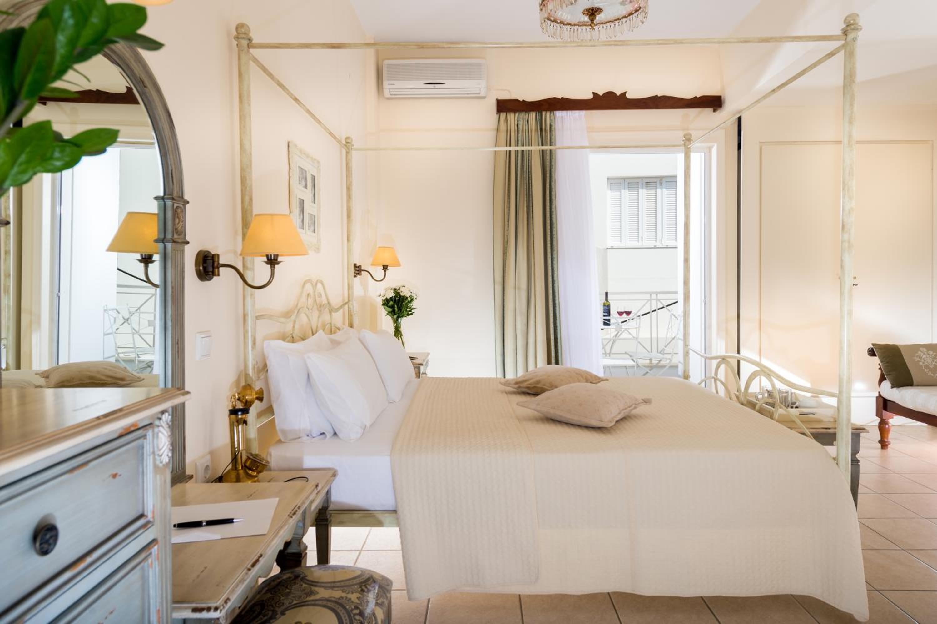 Superior Double Room (Double Bed & Sofa)