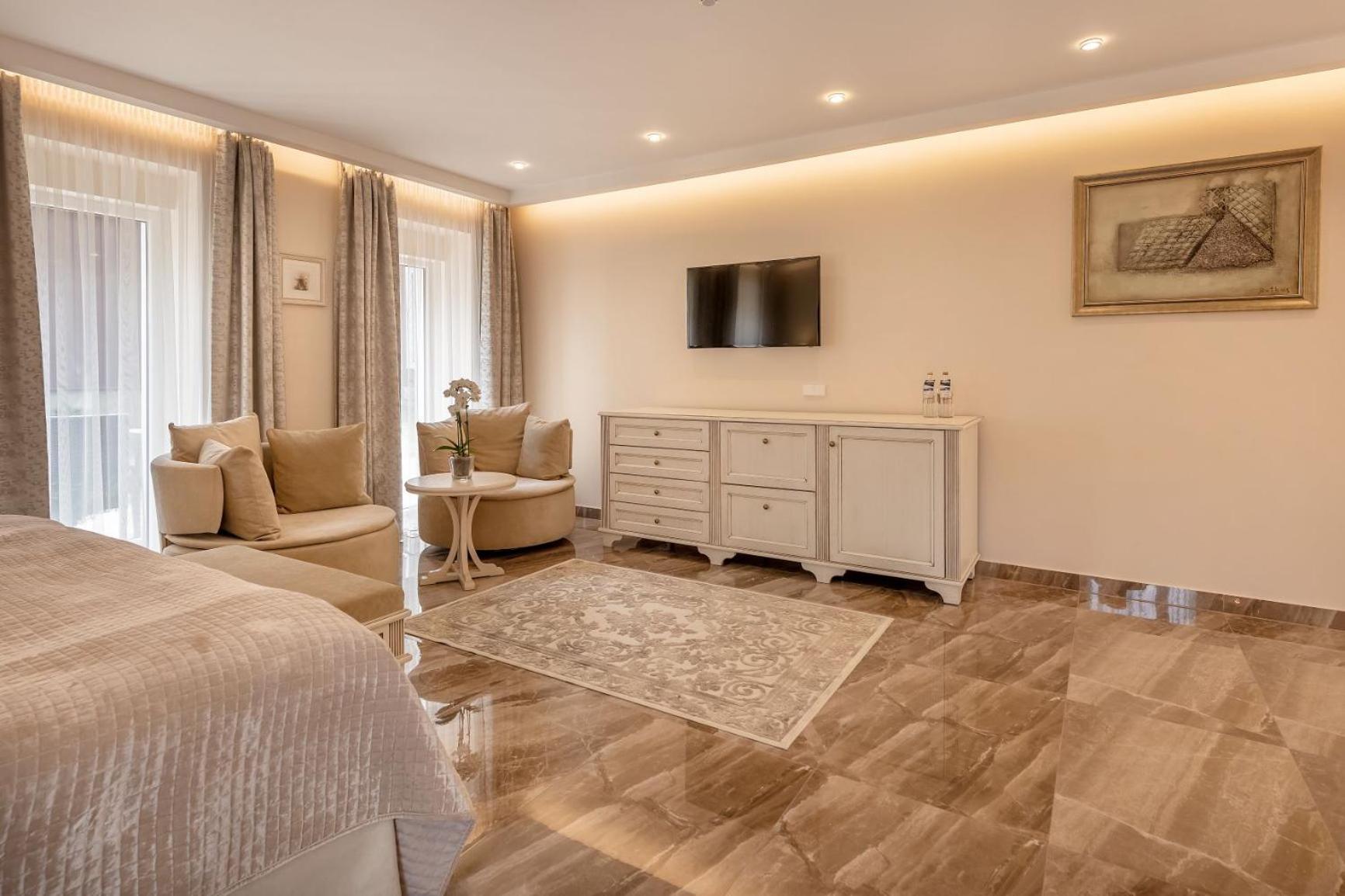 Junior Suite - Photo 10