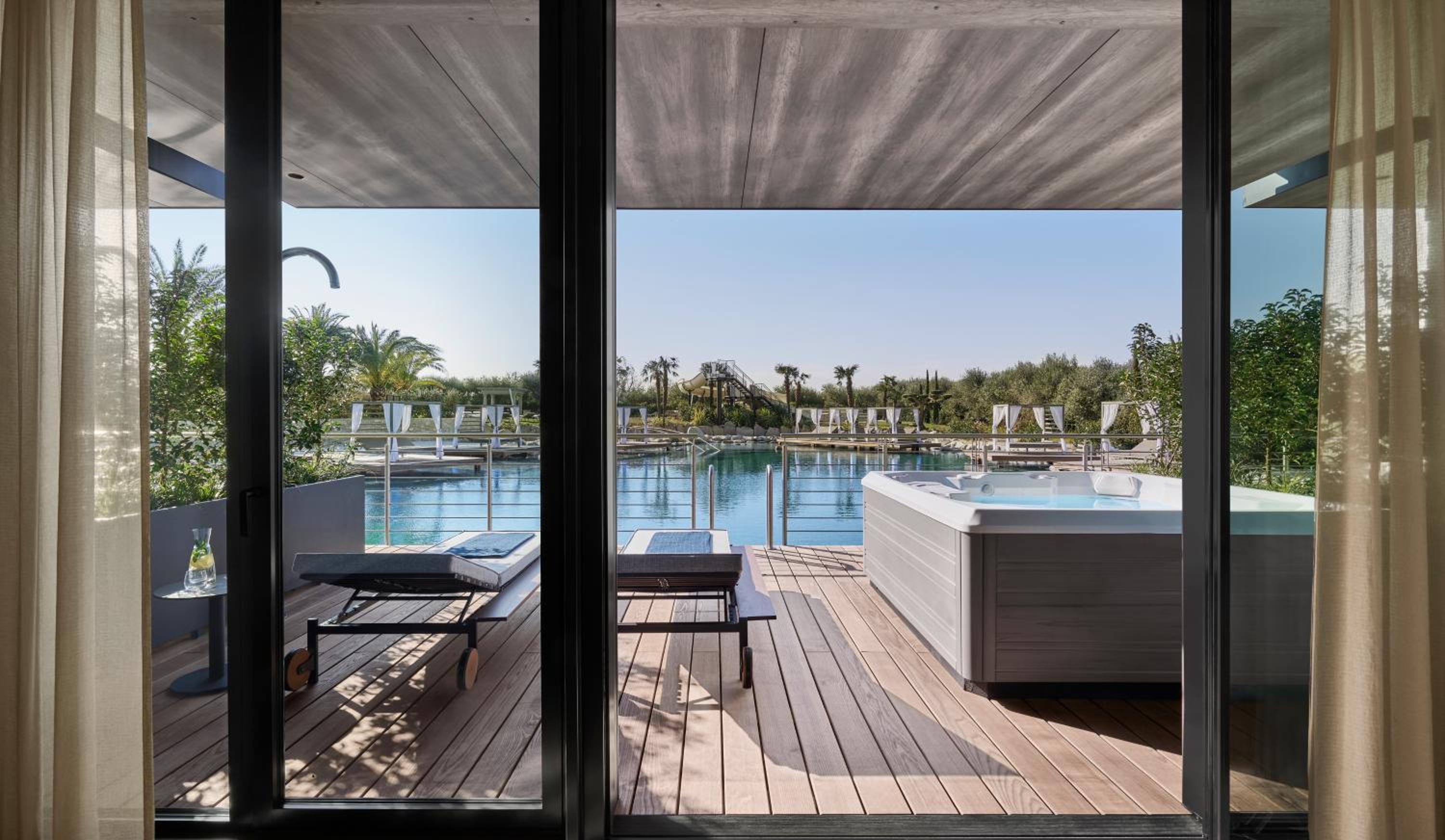 Deluxe Suite with Spa Bath