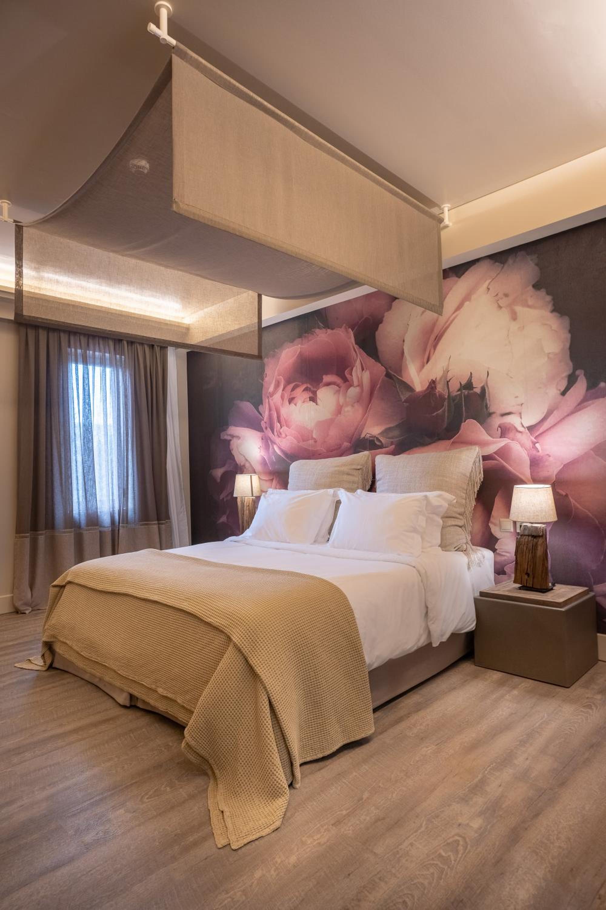 Deluxe Room - Photo 1