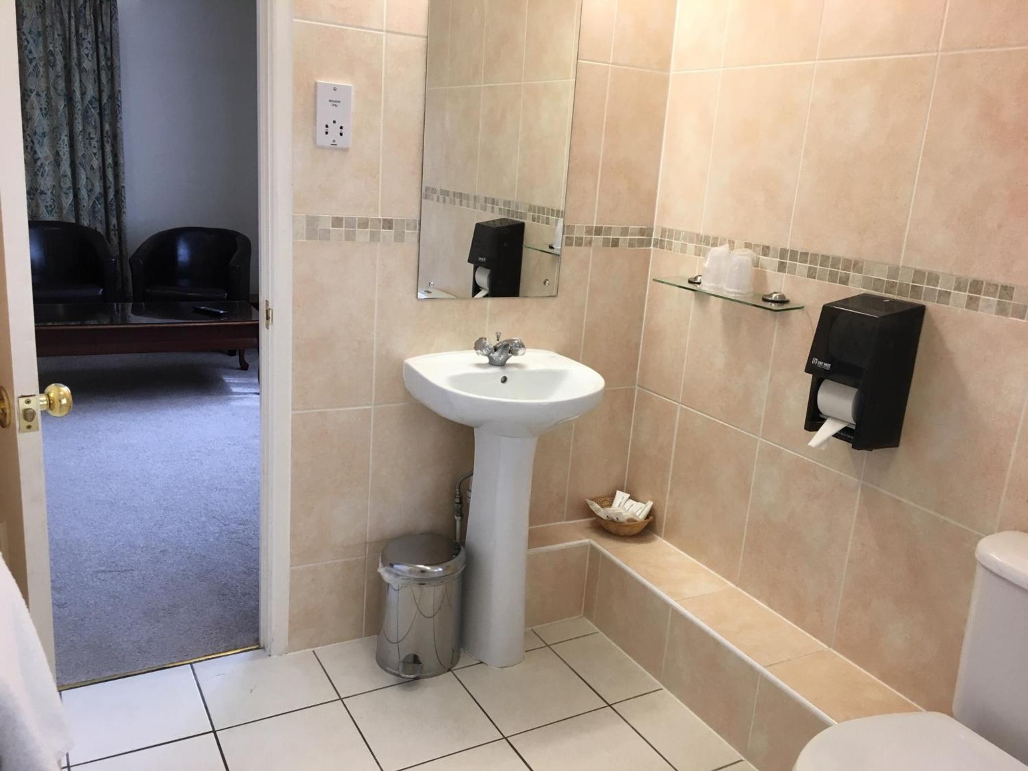 Standard Triple Room photo 2