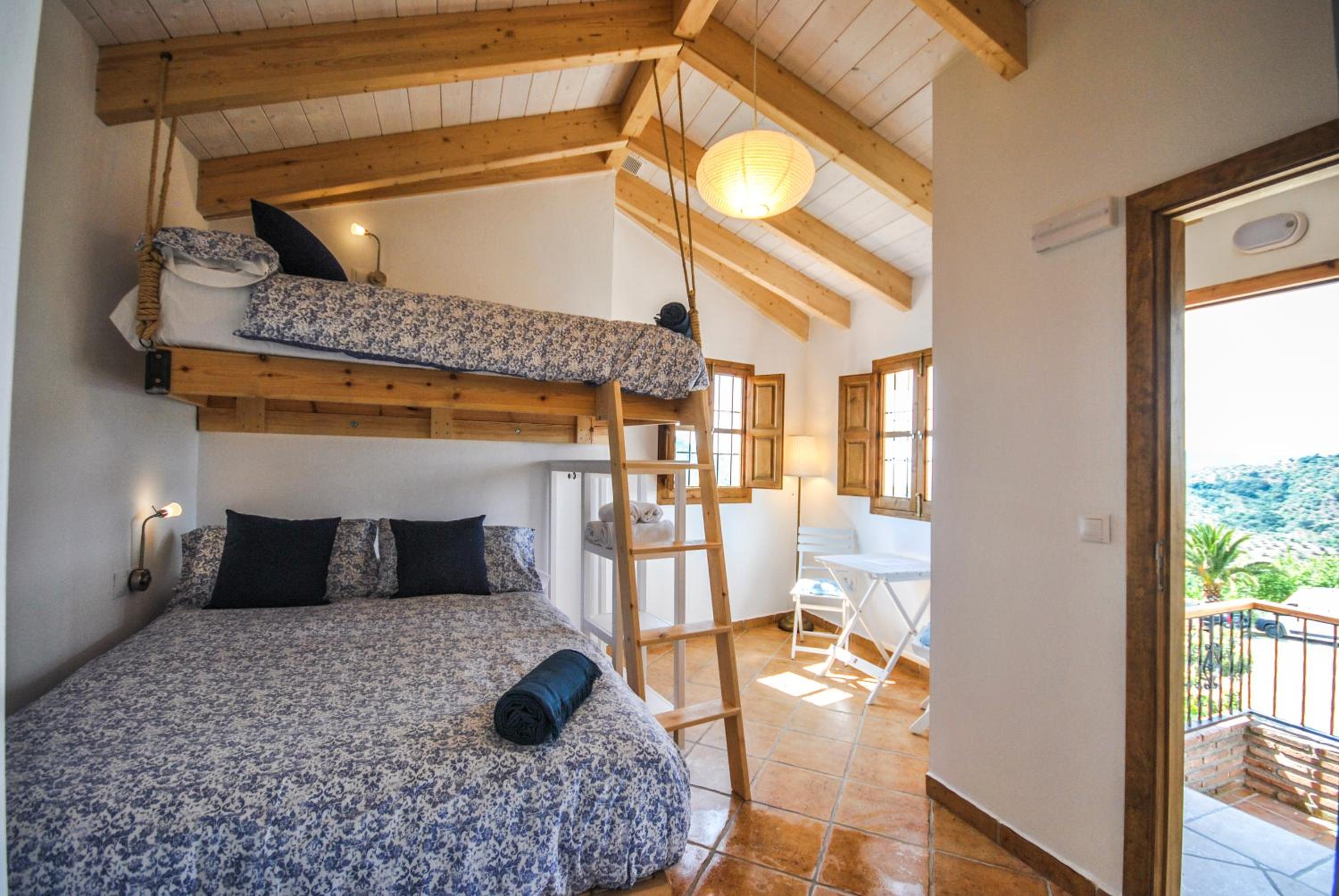 Basic Triple Room photo 3
