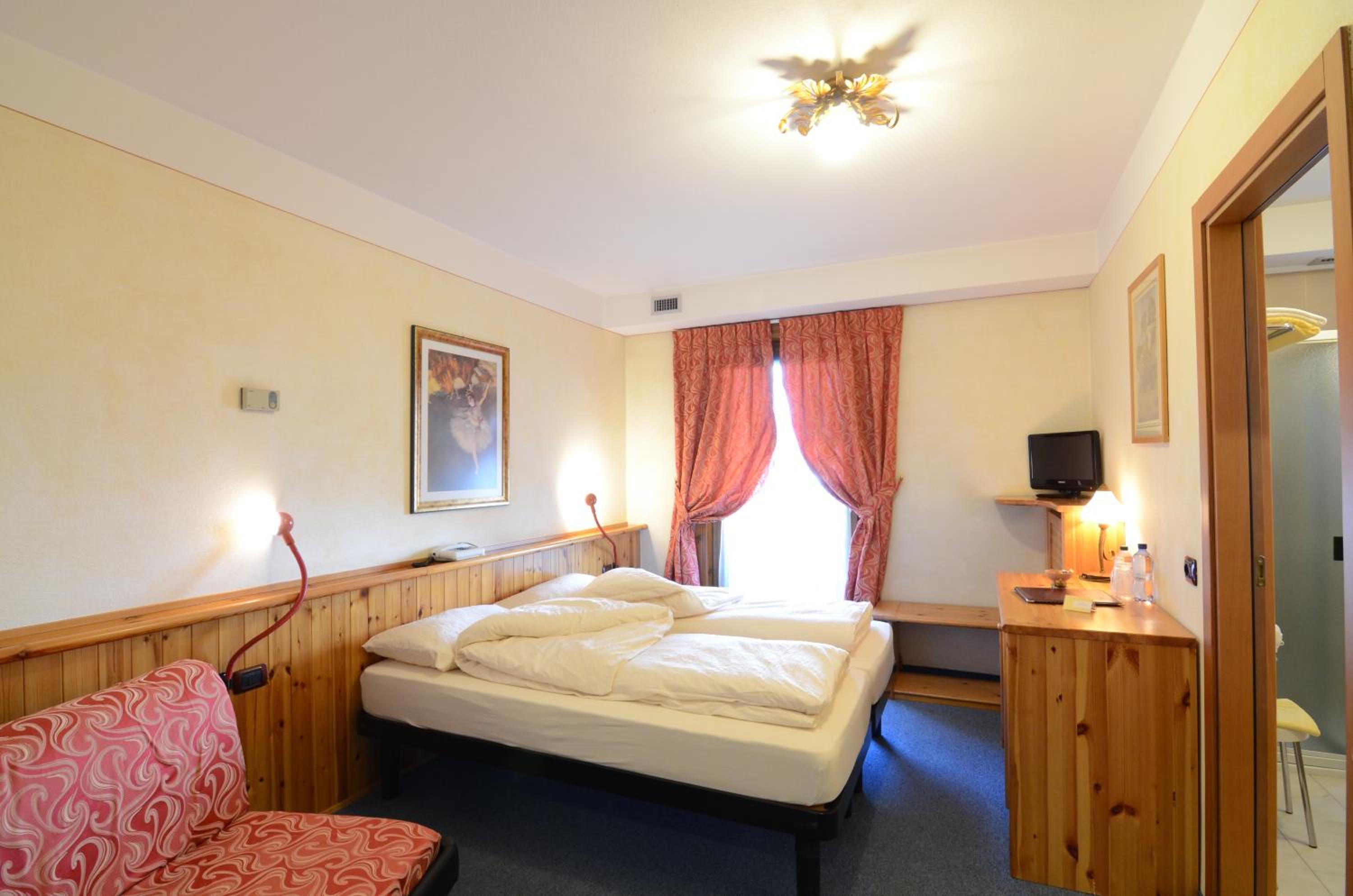 Triple Room - Photo 9