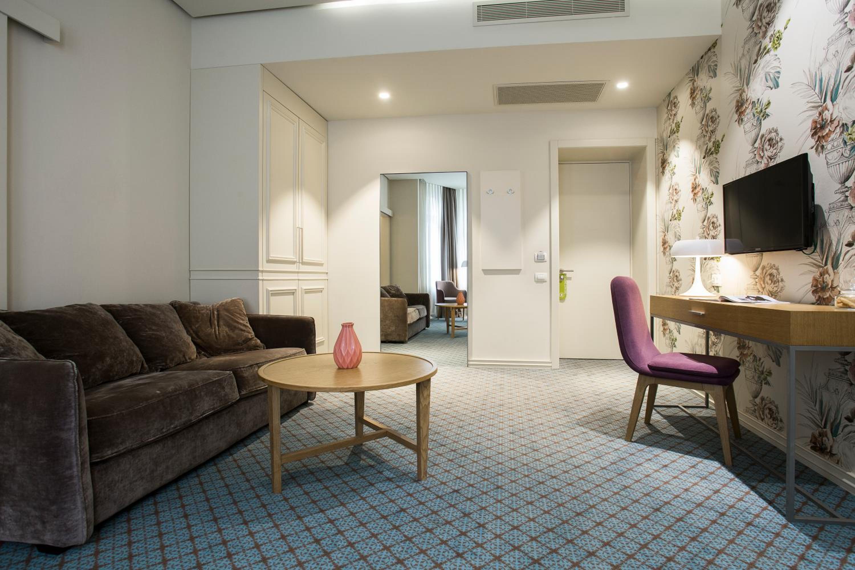 Luxury Suite photo 3