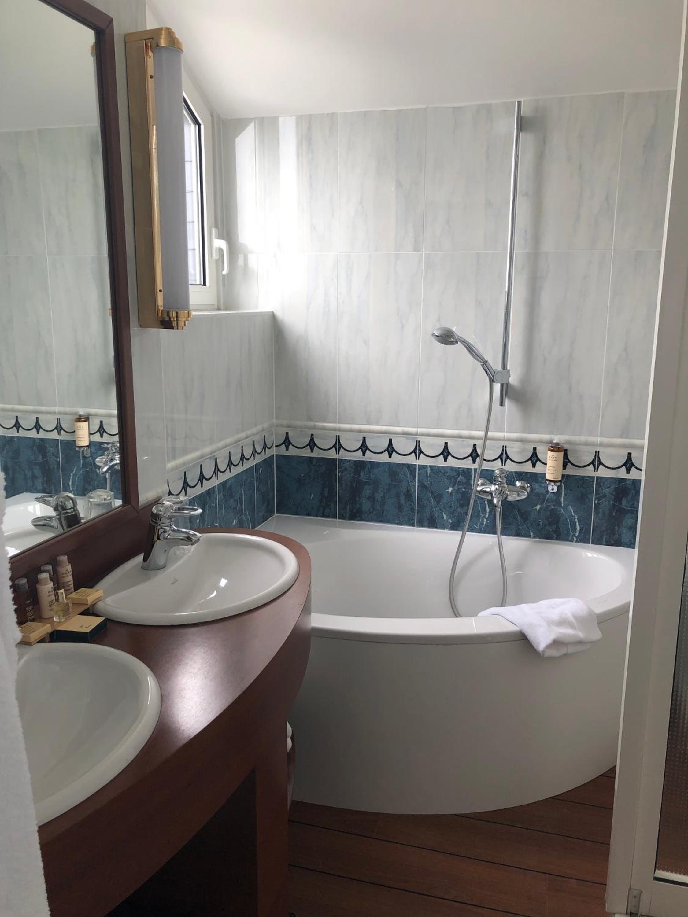 Traditional Suite - Photo 4