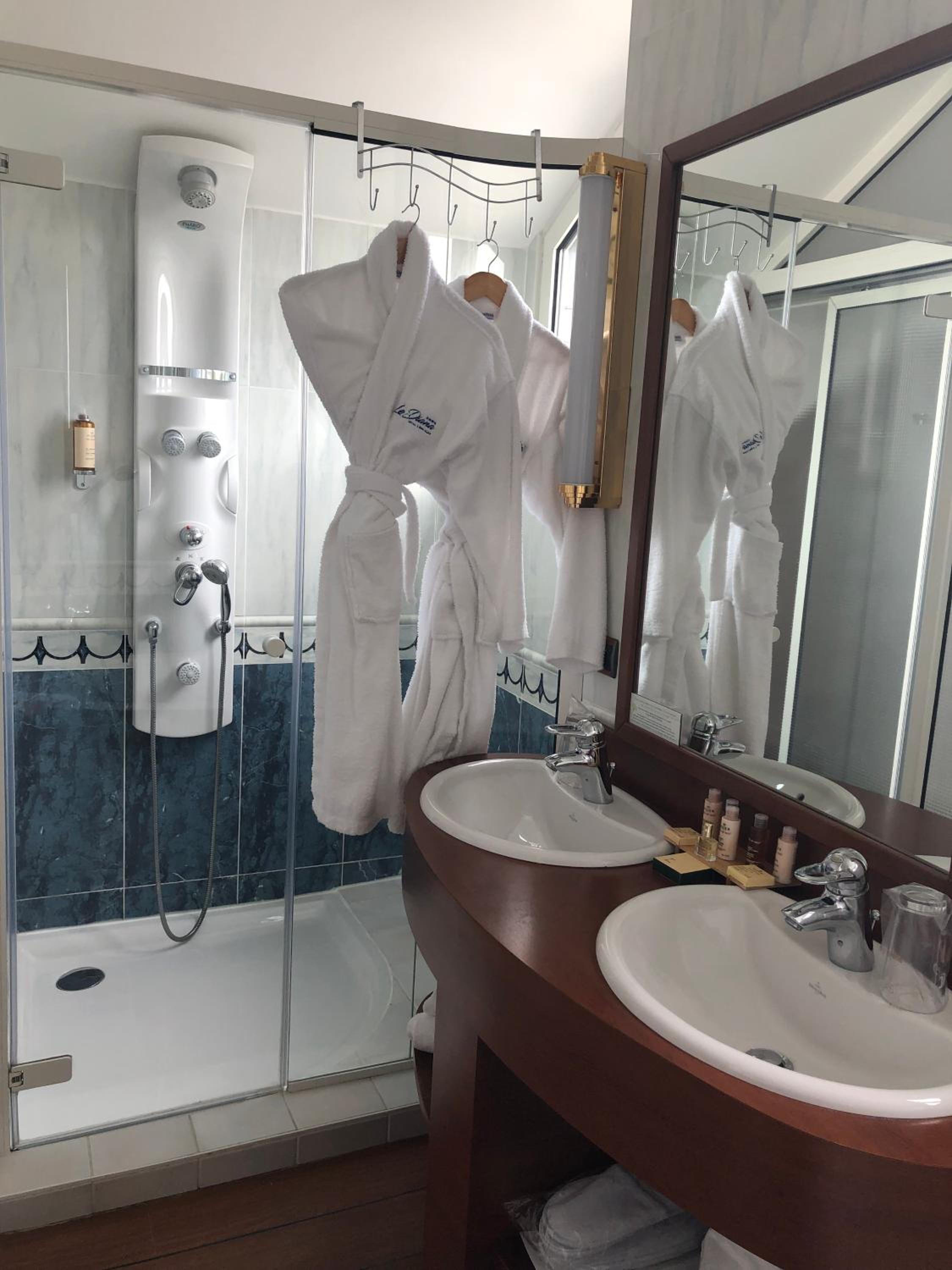 Traditional Suite - Photo 5