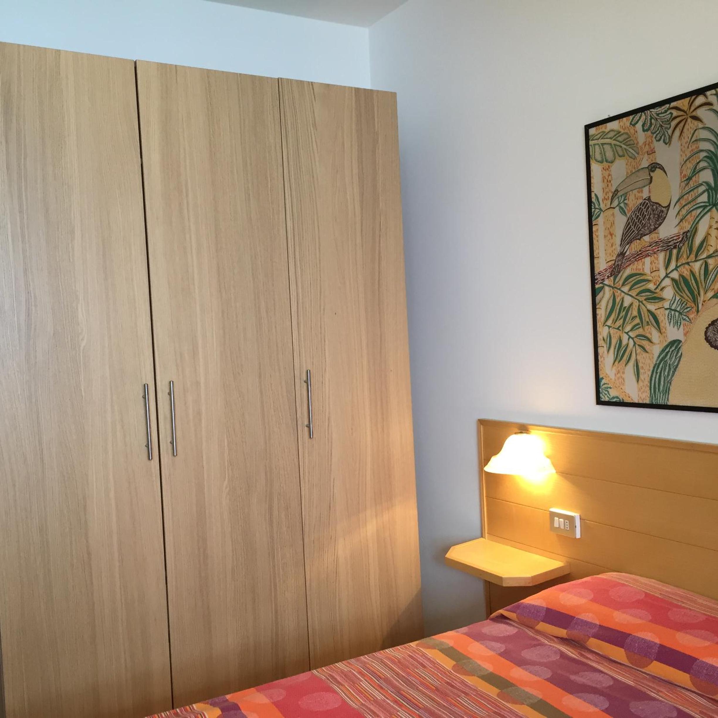 Three-Bedroom Apartment with Lake View photo 2
