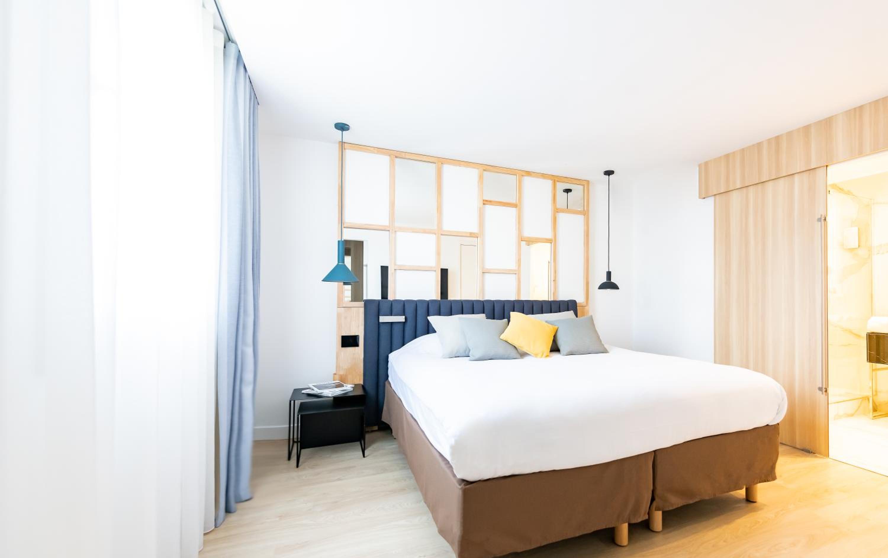 Suite (1 Queen Bed And 1 Sofa Bed)