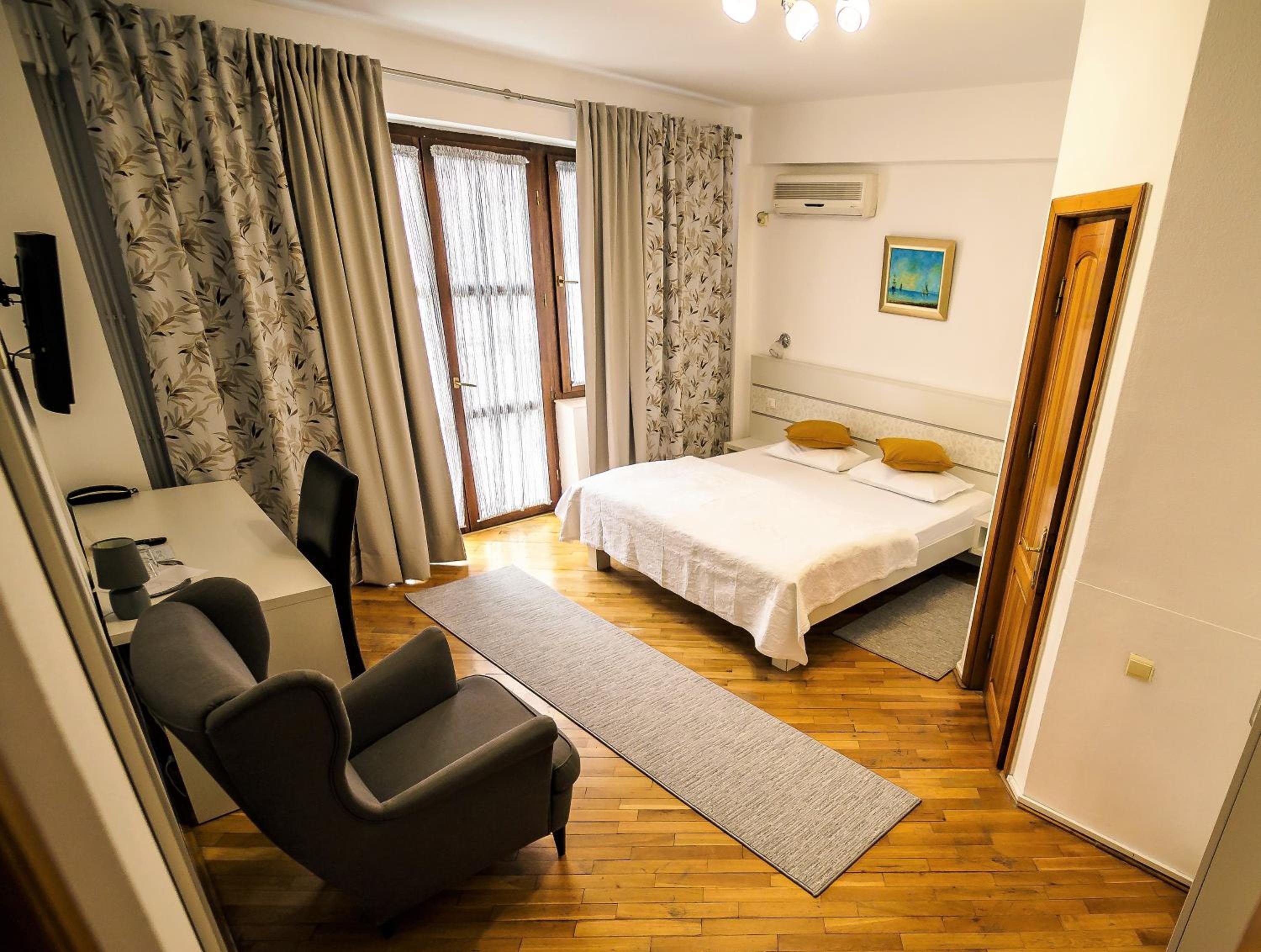Superior King Room photo 2