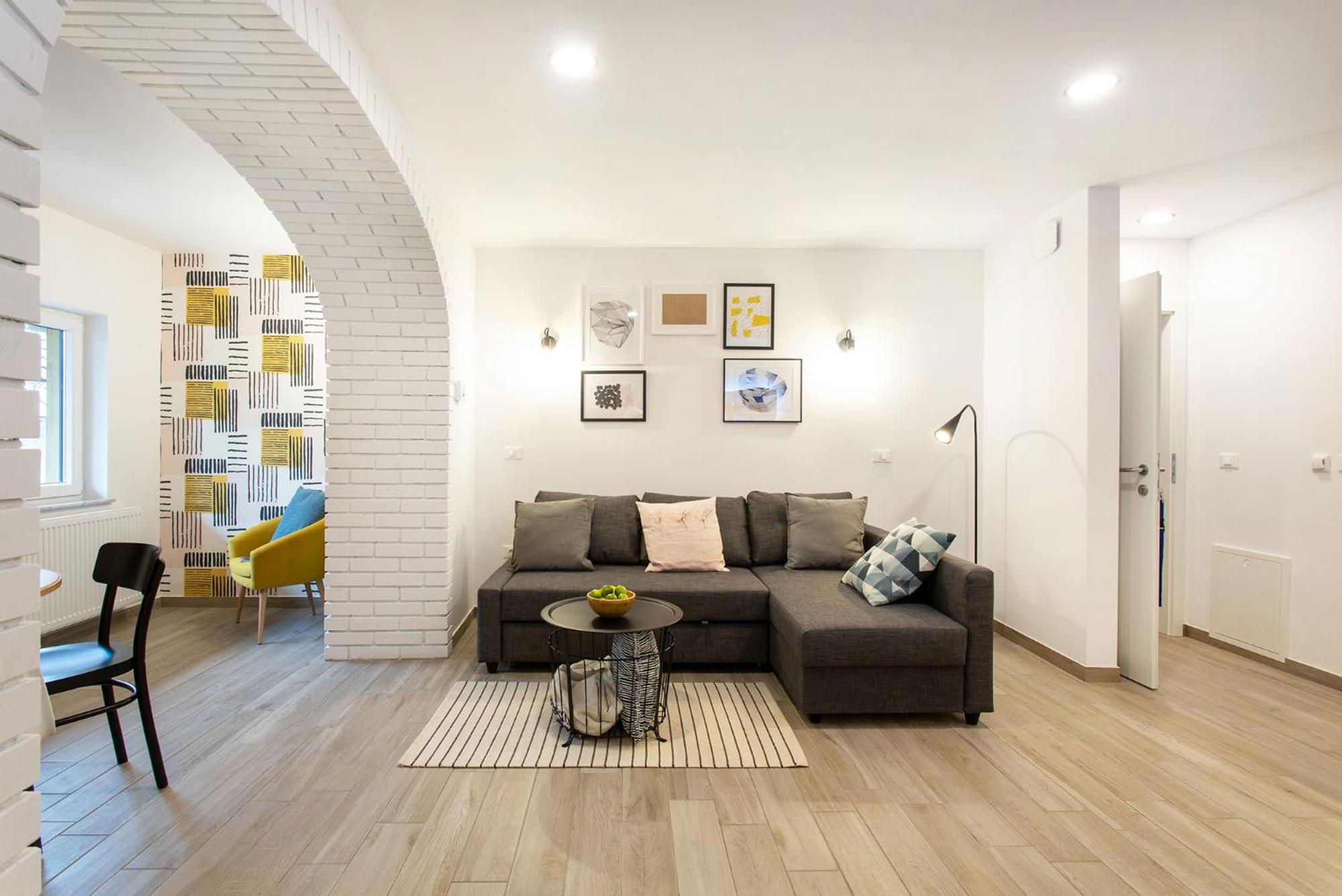 One-Bedroom Apartment