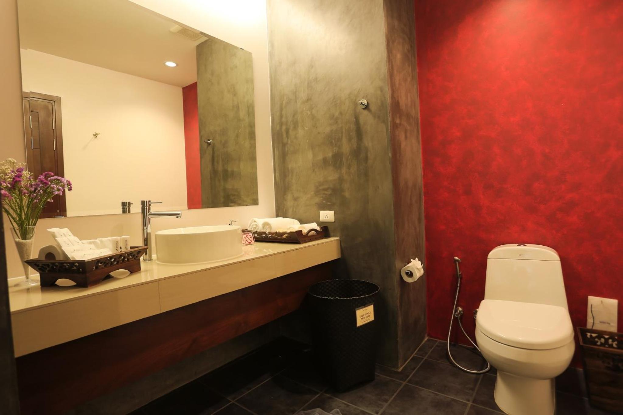 Superior Double Room thumbnail 5