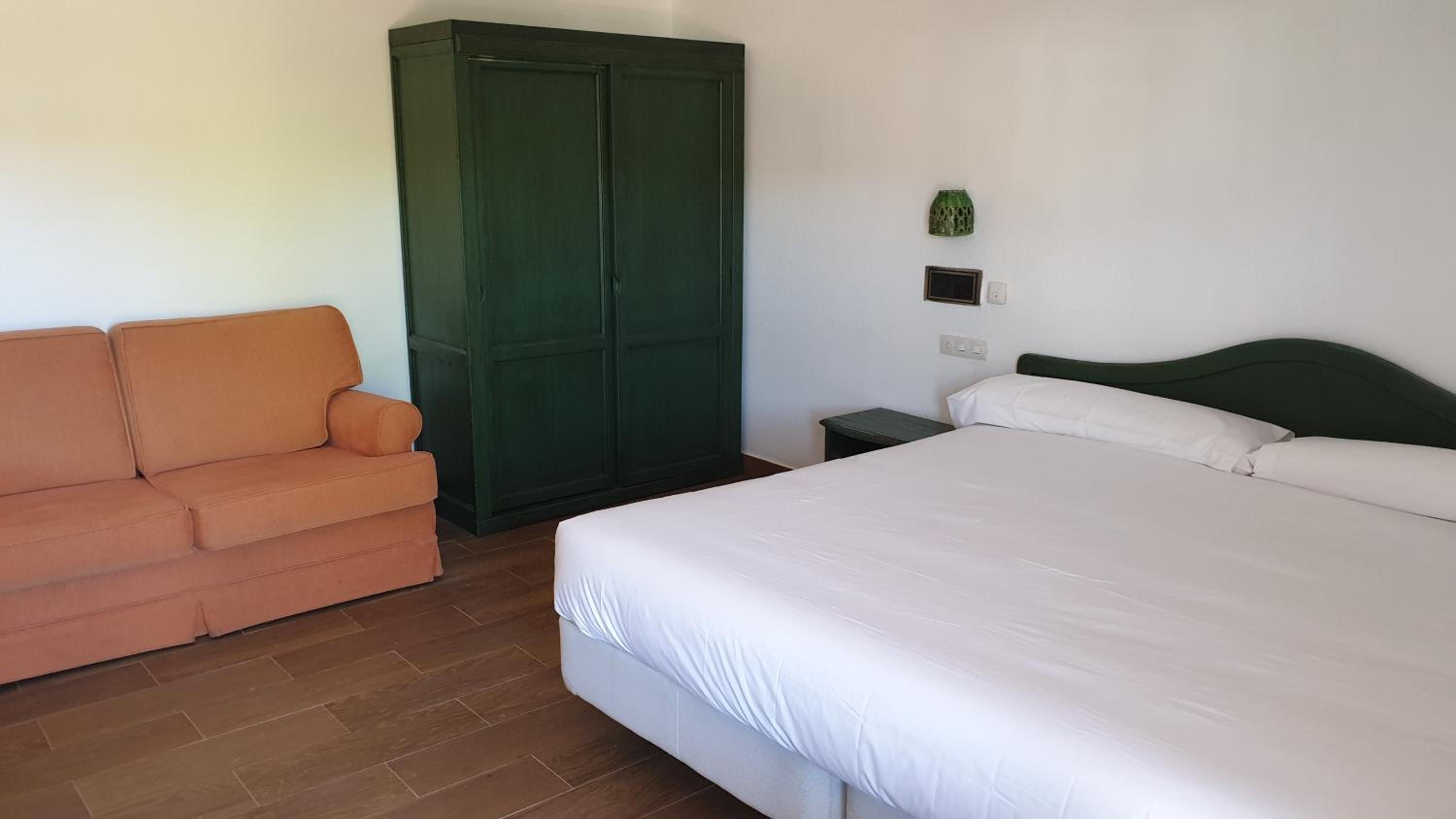 Classic Quadruple Room