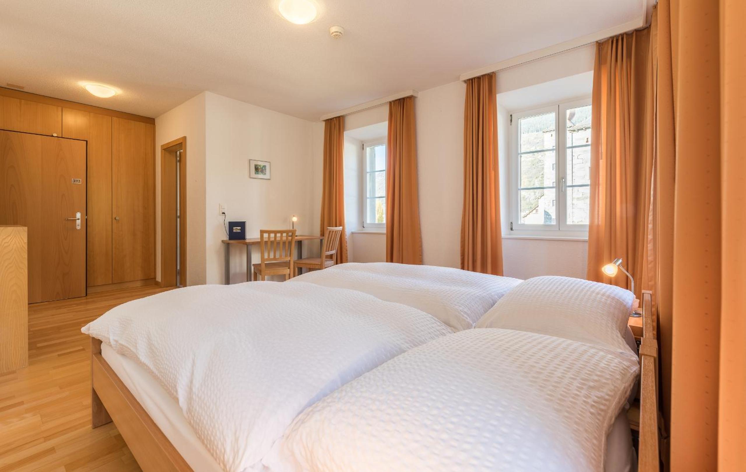 Standard Twin Room photo 3