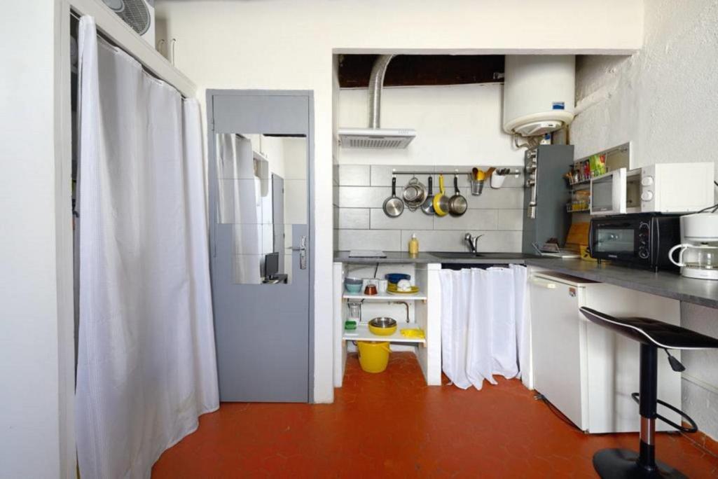 Studio Apartment - Photo 19