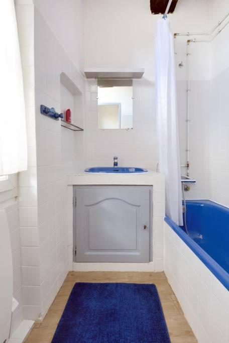 Studio Apartment - Photo 24