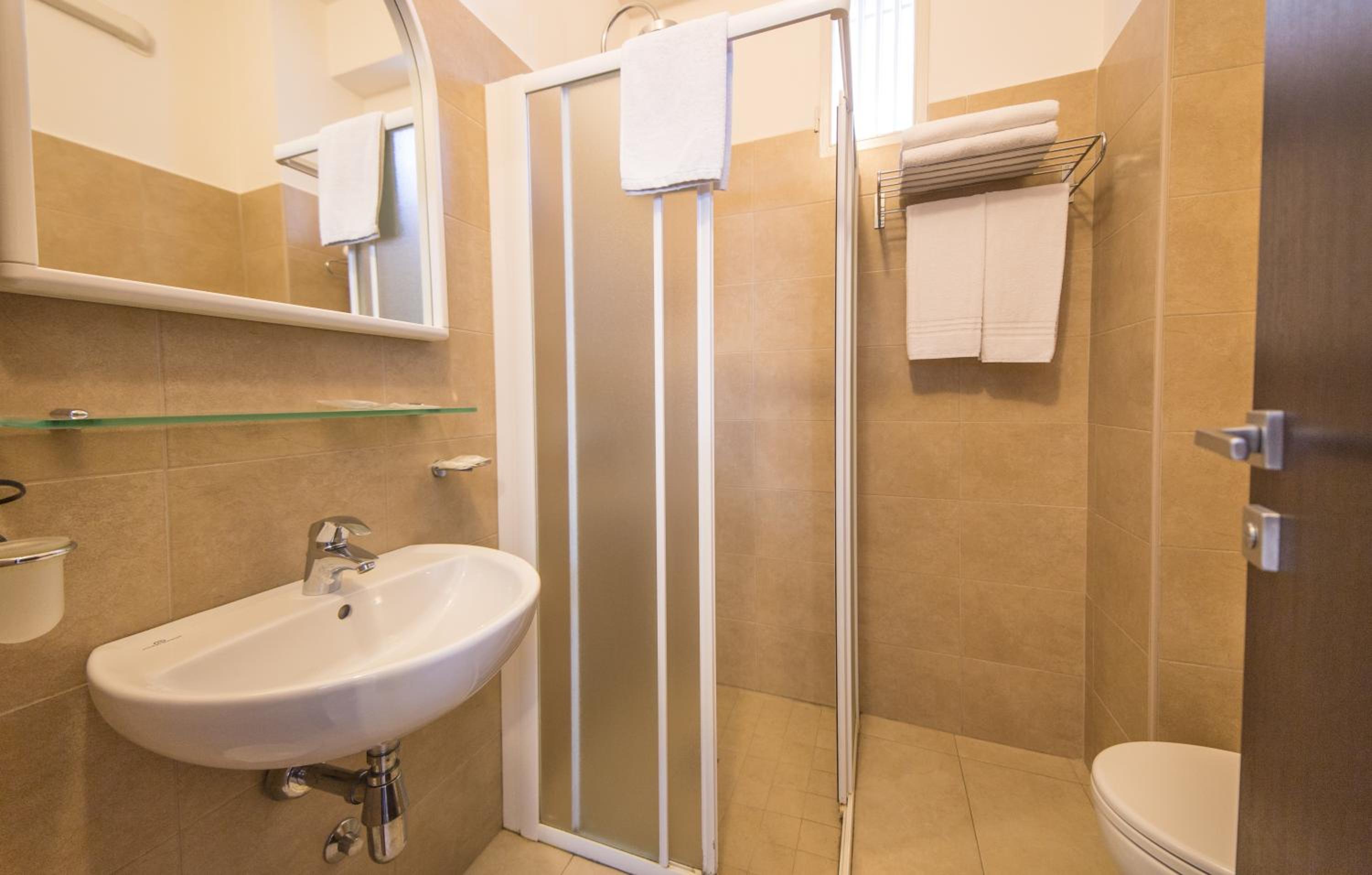 Comfort Triple Room with Sea View - Photo 6