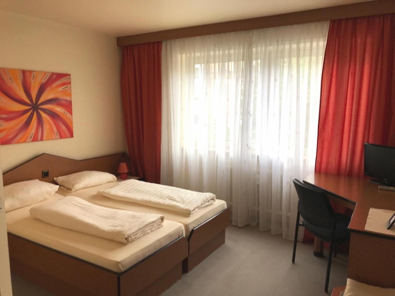 Double Room - Photo 12