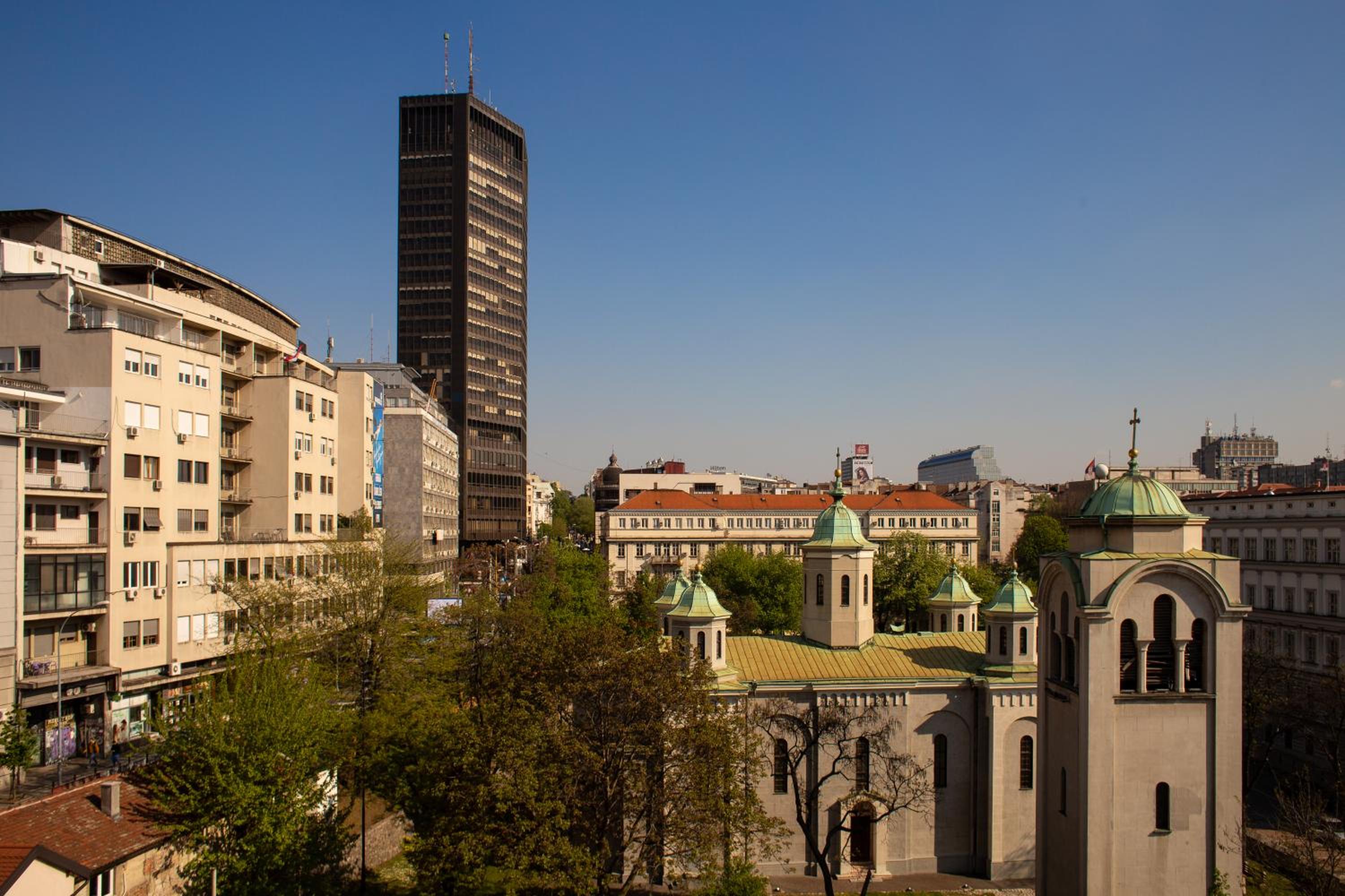 One Bedroom Apartment with City View - Photo 2