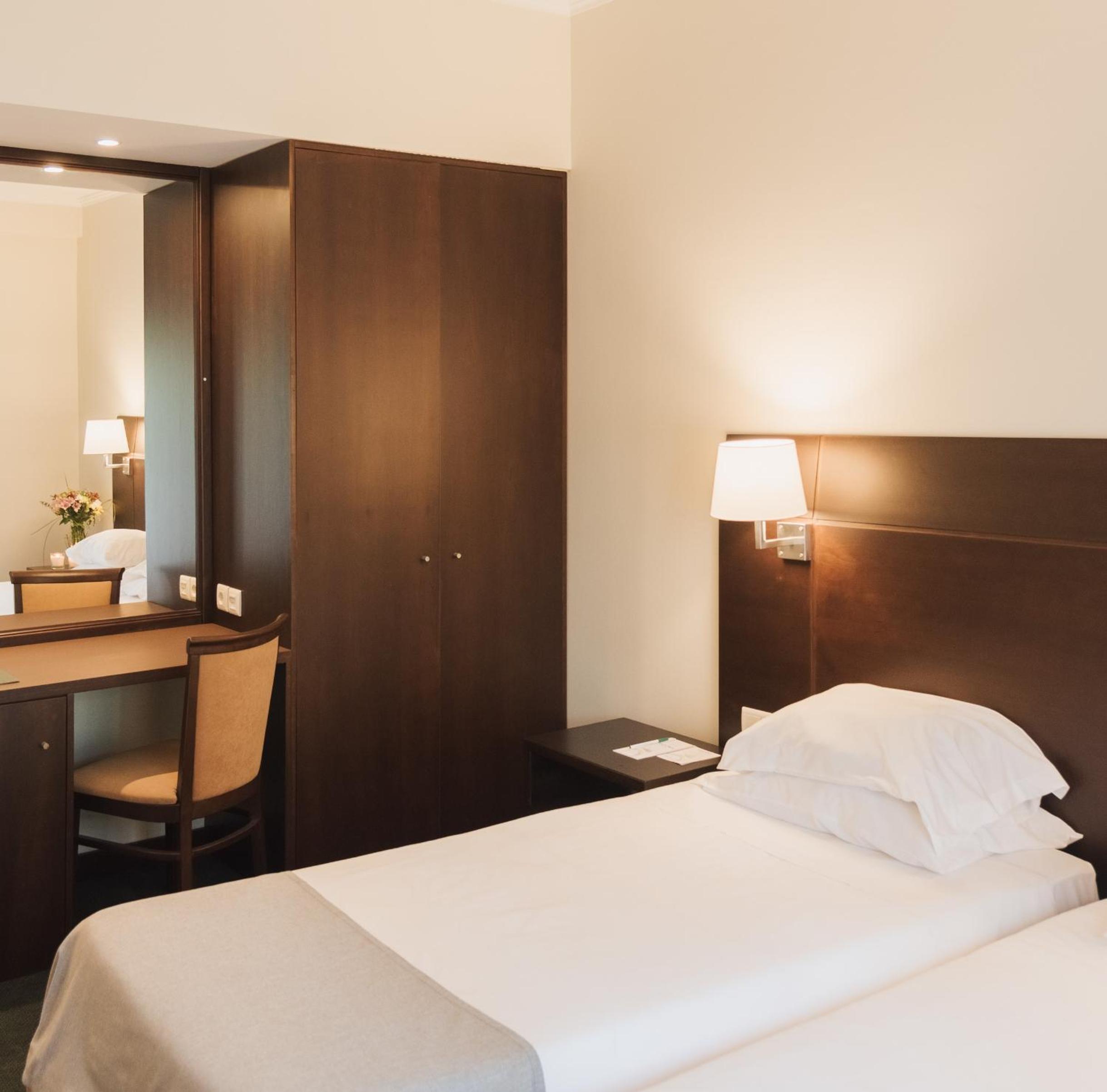 Standard Twin Room - Photo 1