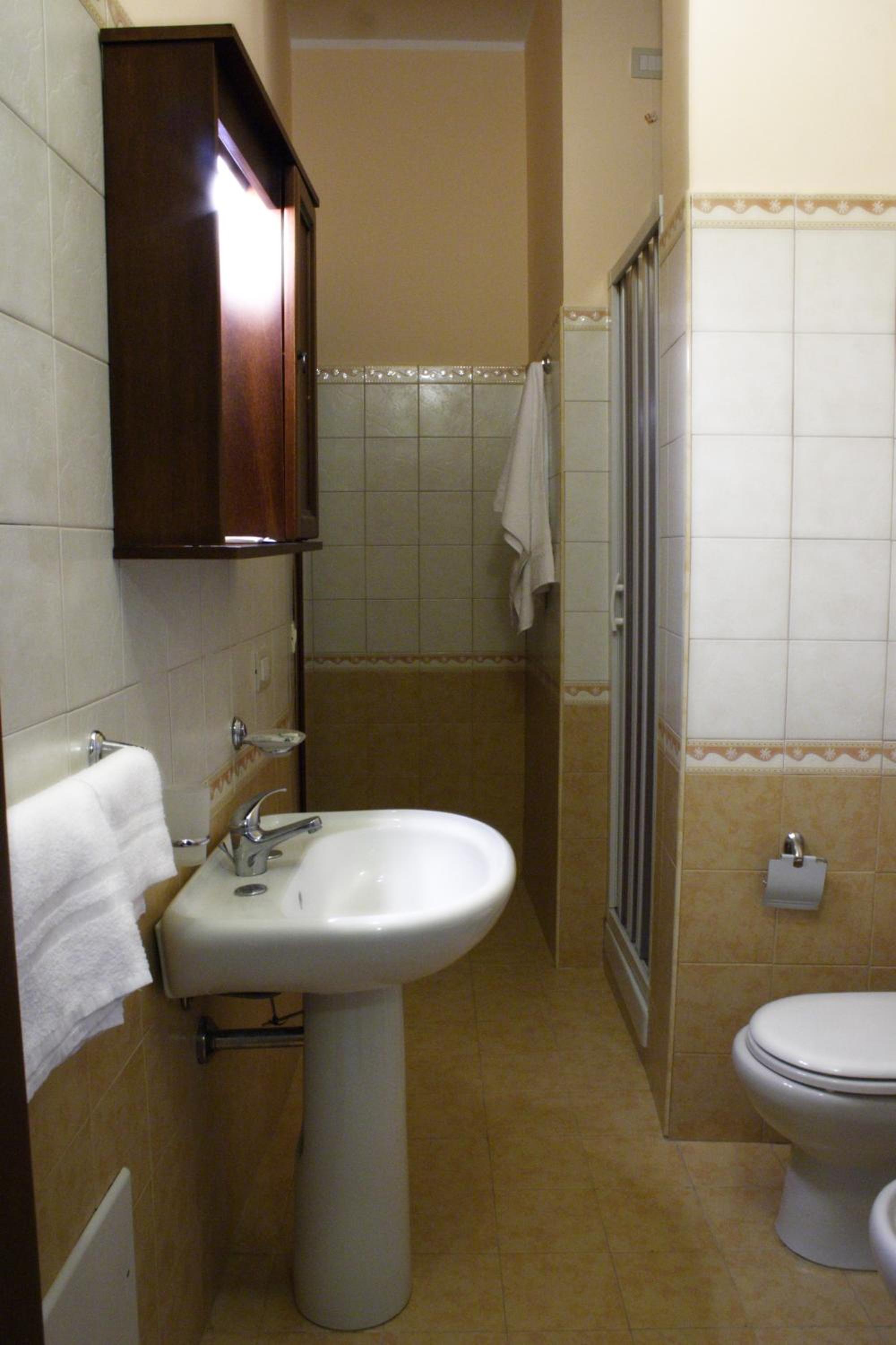 Quadruple Room - Photo 6