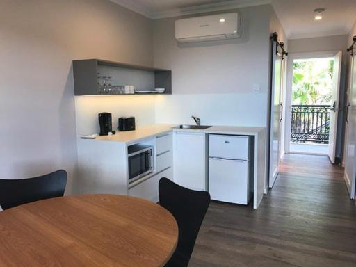 One-Bedroom Apartment with Ocean View photo 2