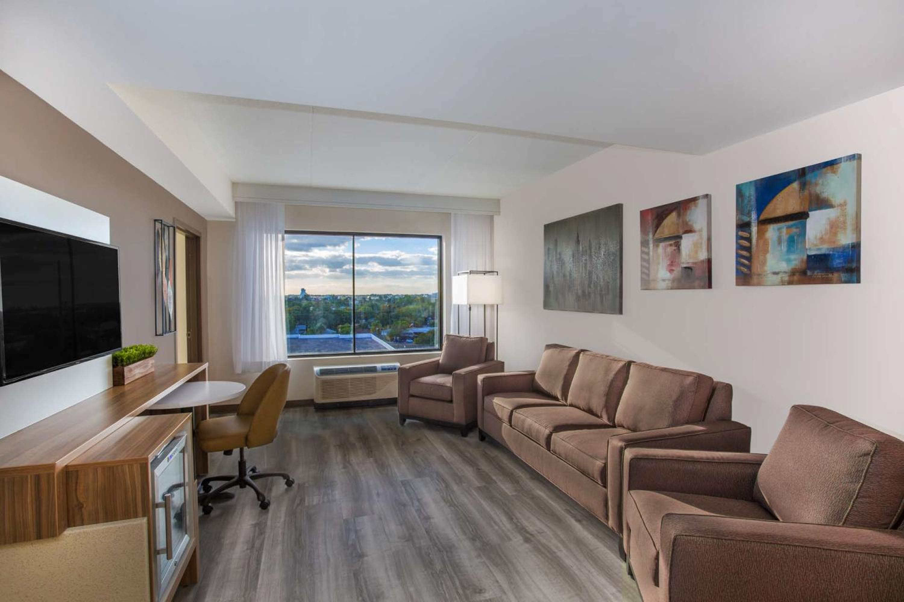 One-Bedroom Suite with Two Queen Beds - Non-Smoking photo 3