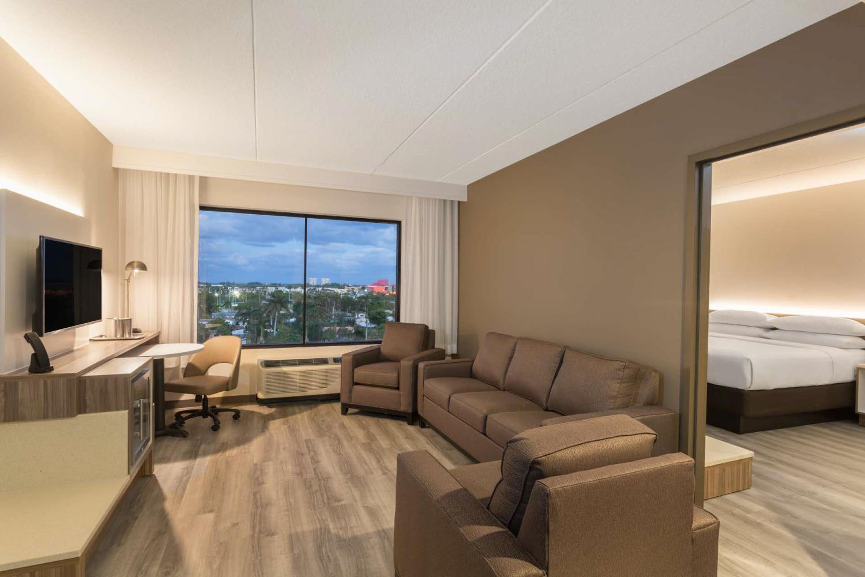 Two-Bedroom Suite - Non-Smoking photo 3
