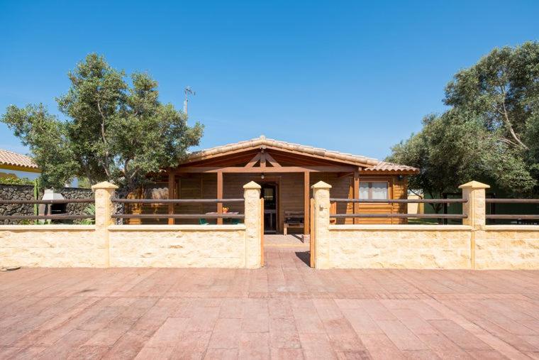 Two-Bedroom House - Wooden House photo 2