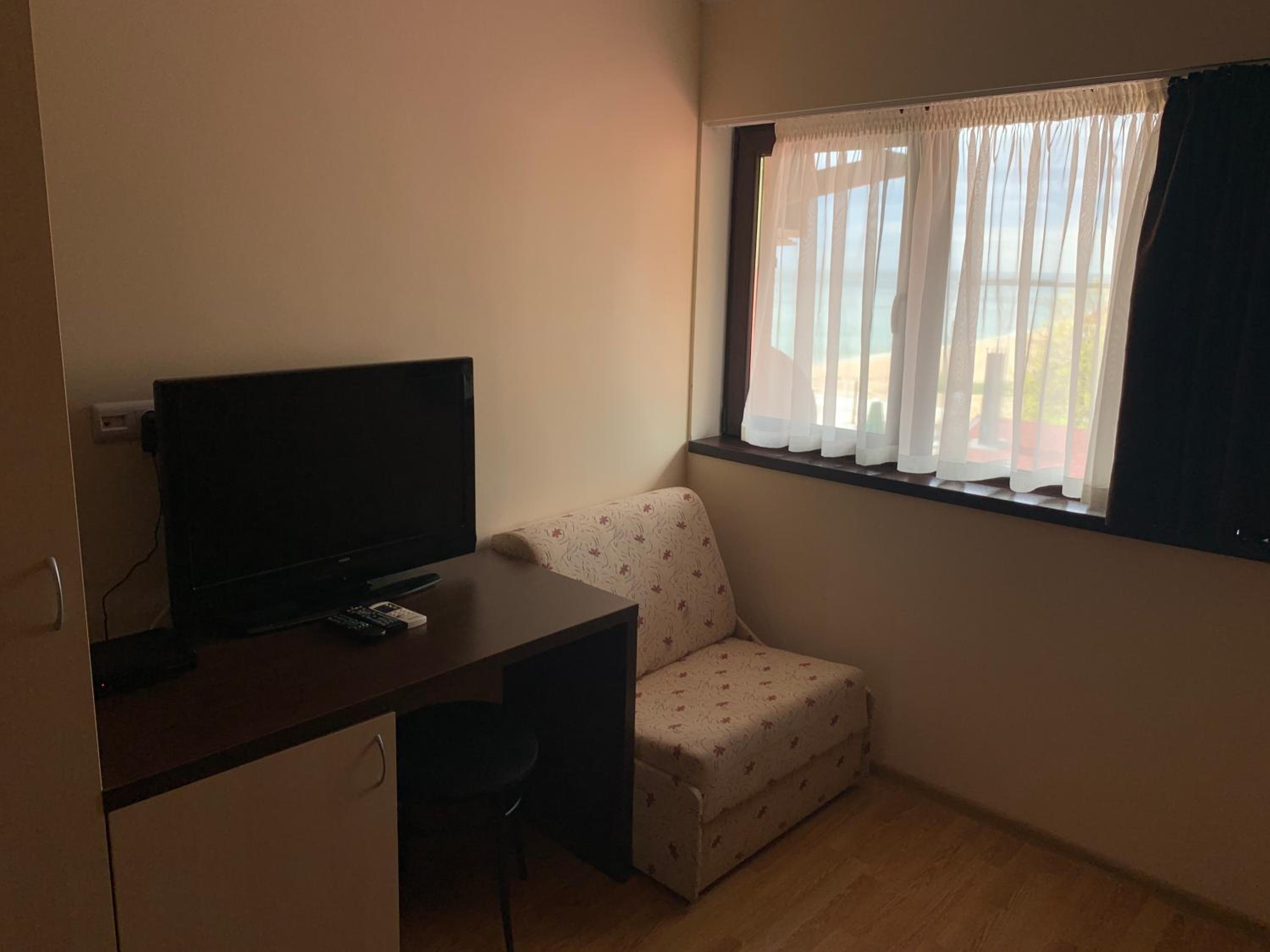Twin Room - Photo 15