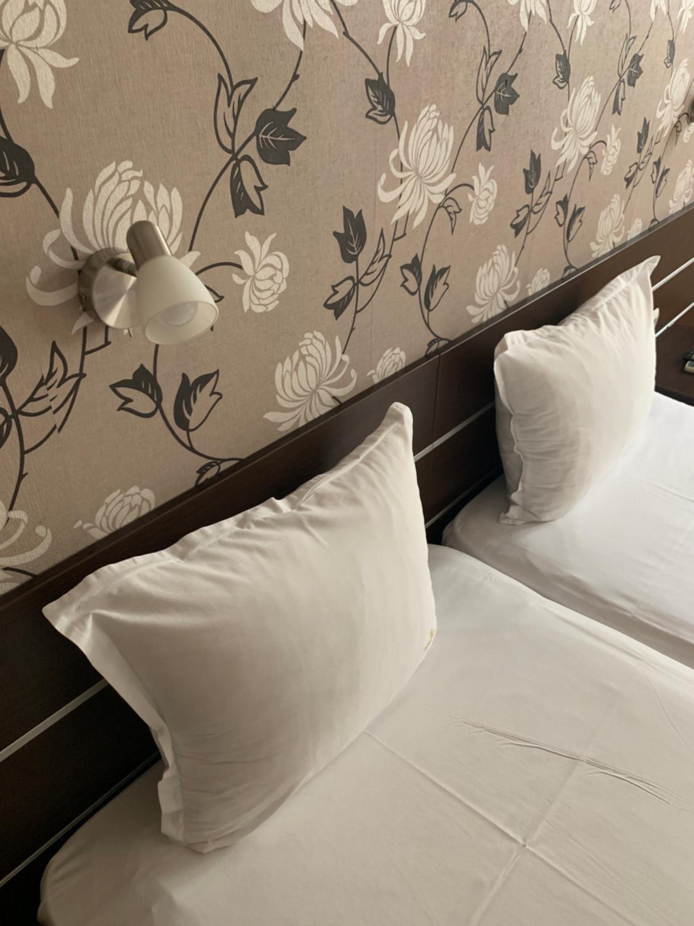 Twin Room - Photo 19