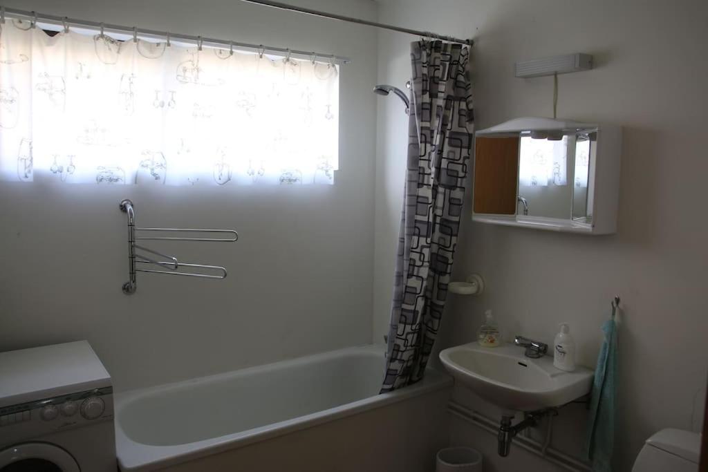 Three-Bedroom Apartment photo 2