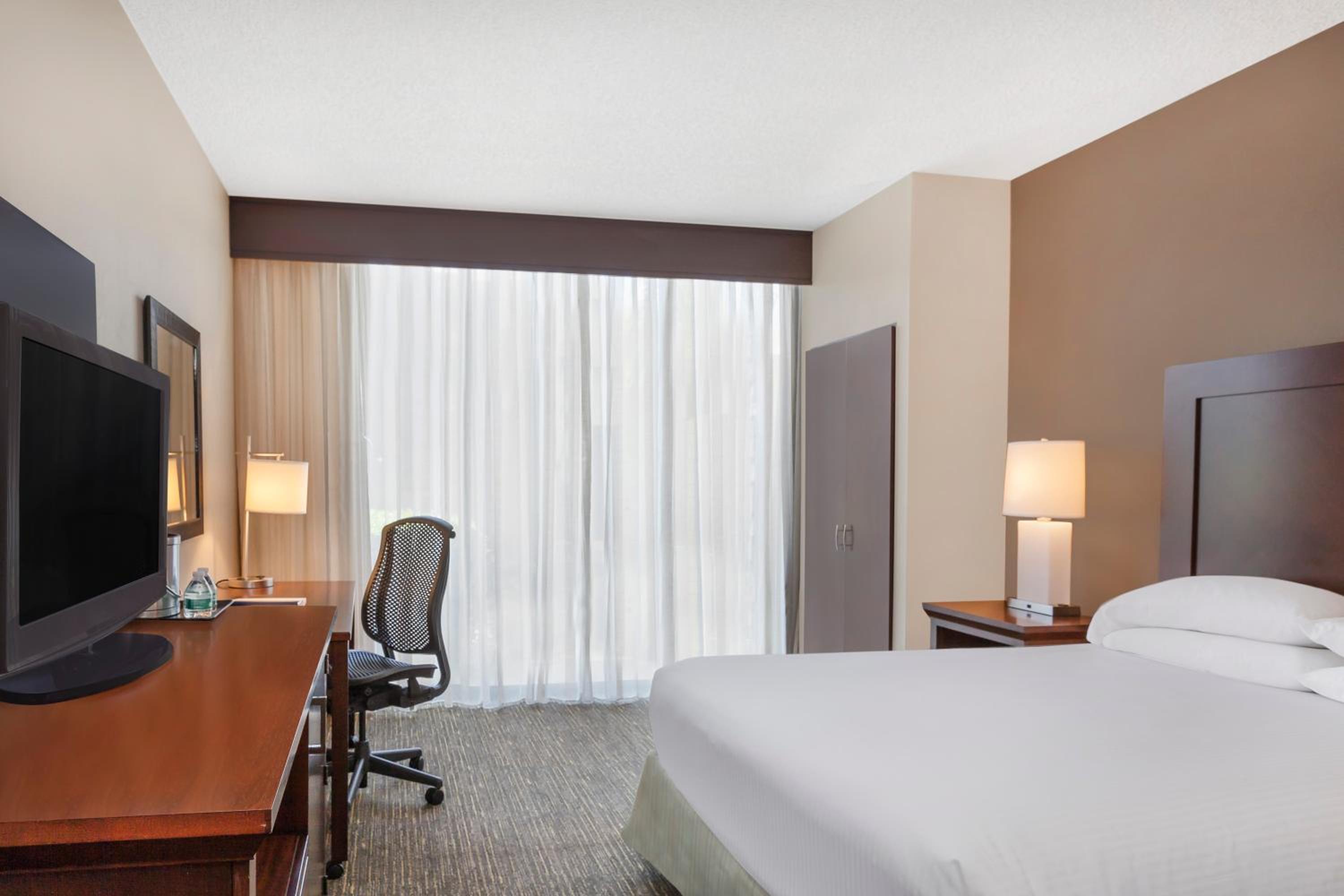 1 King Bed, Deluxe Room, Non-Smoking