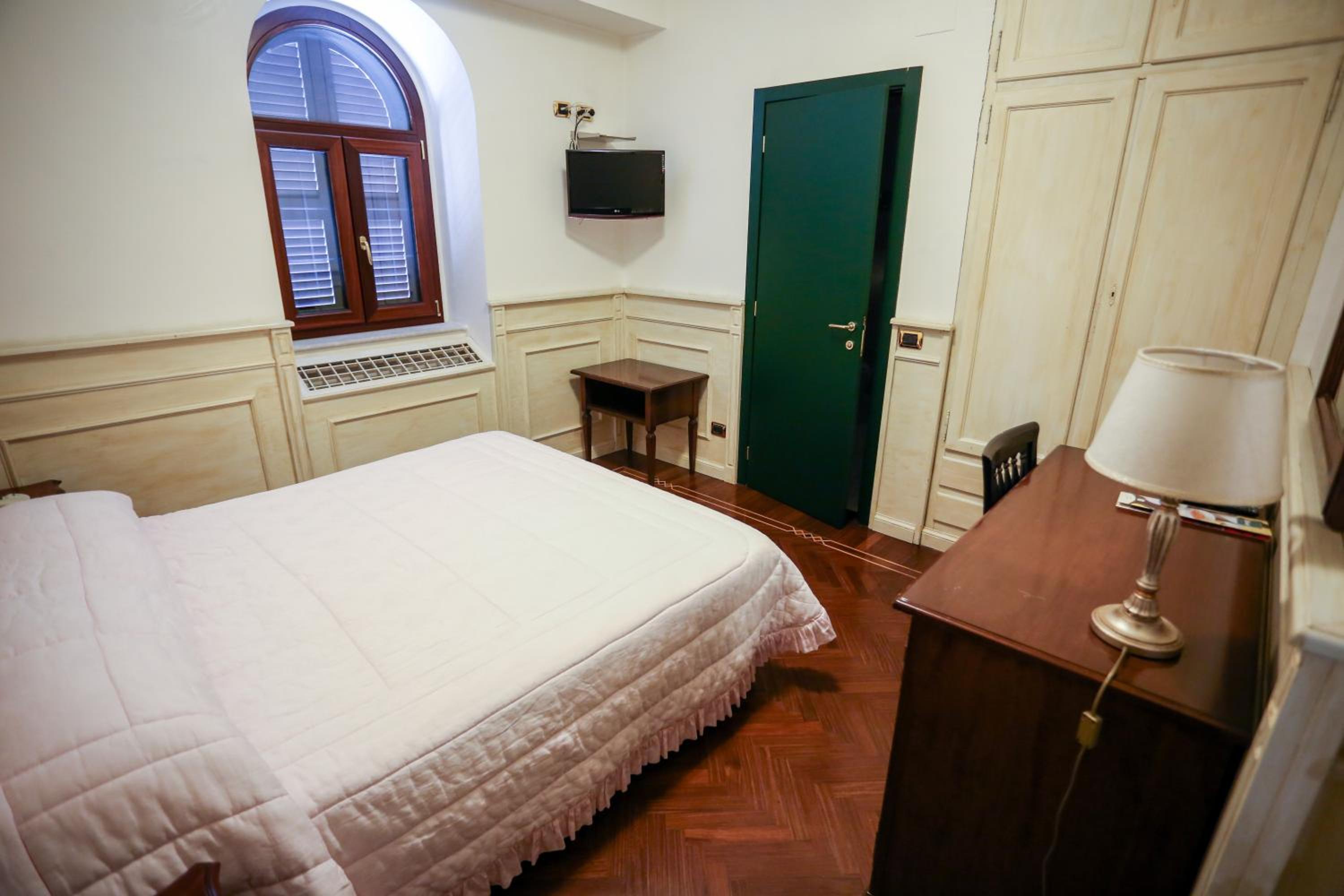 Double Or Twin Room photo 3