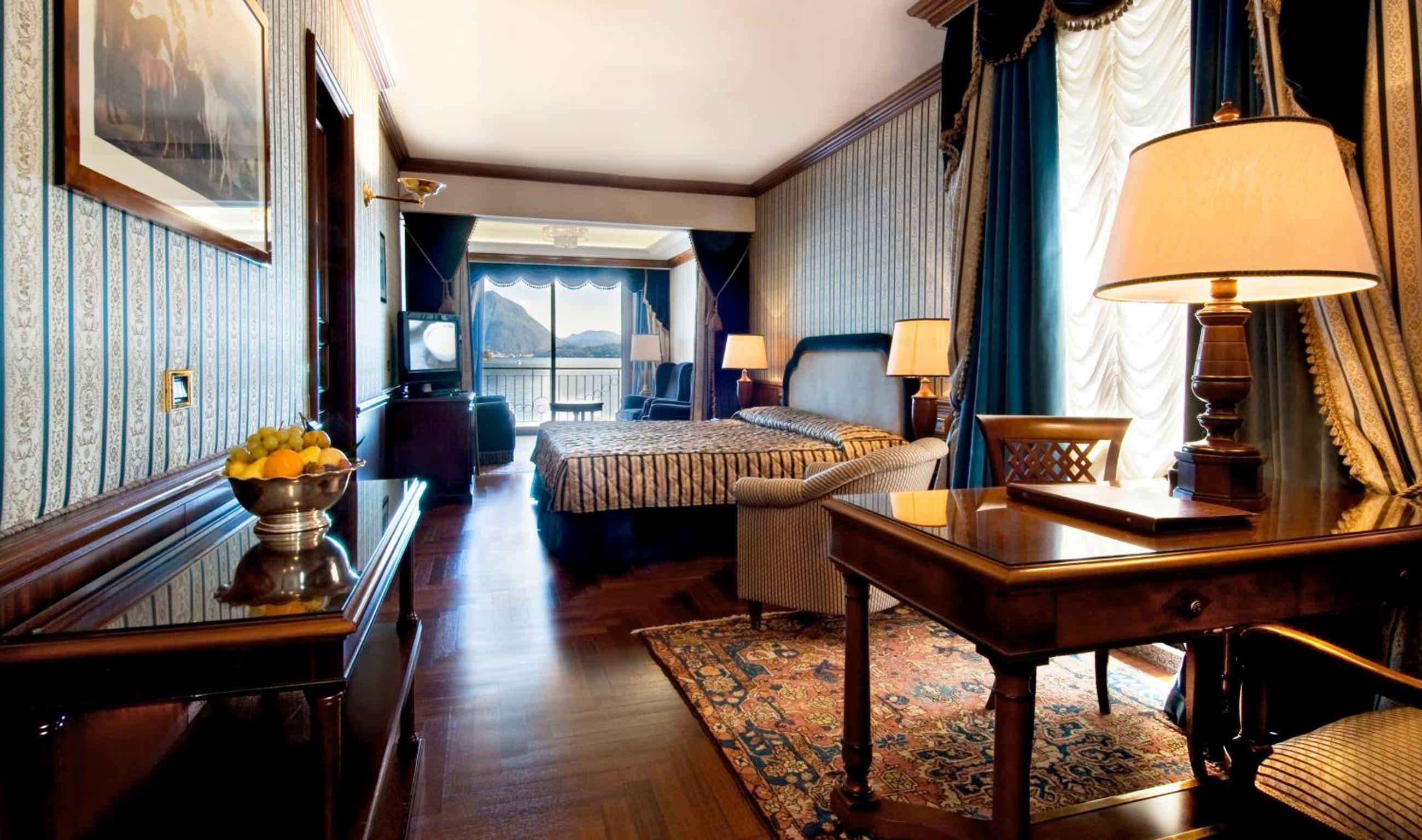 Junior Suite with Lake View - Photo 27