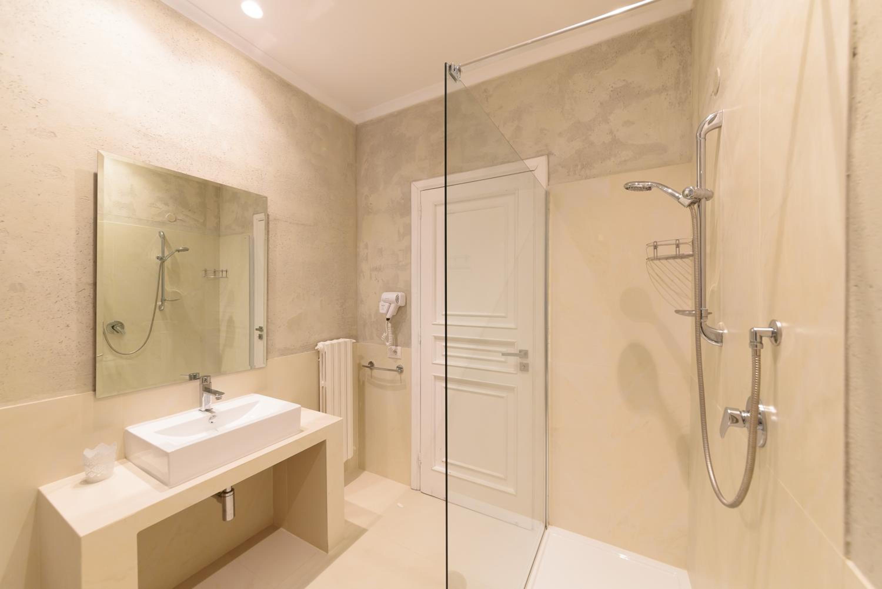 Superior Triple Room photo 3