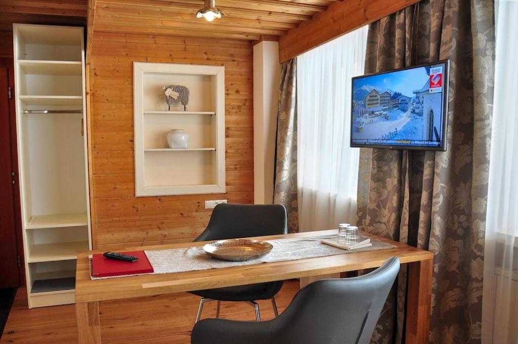 Standard Suite - Photo 3