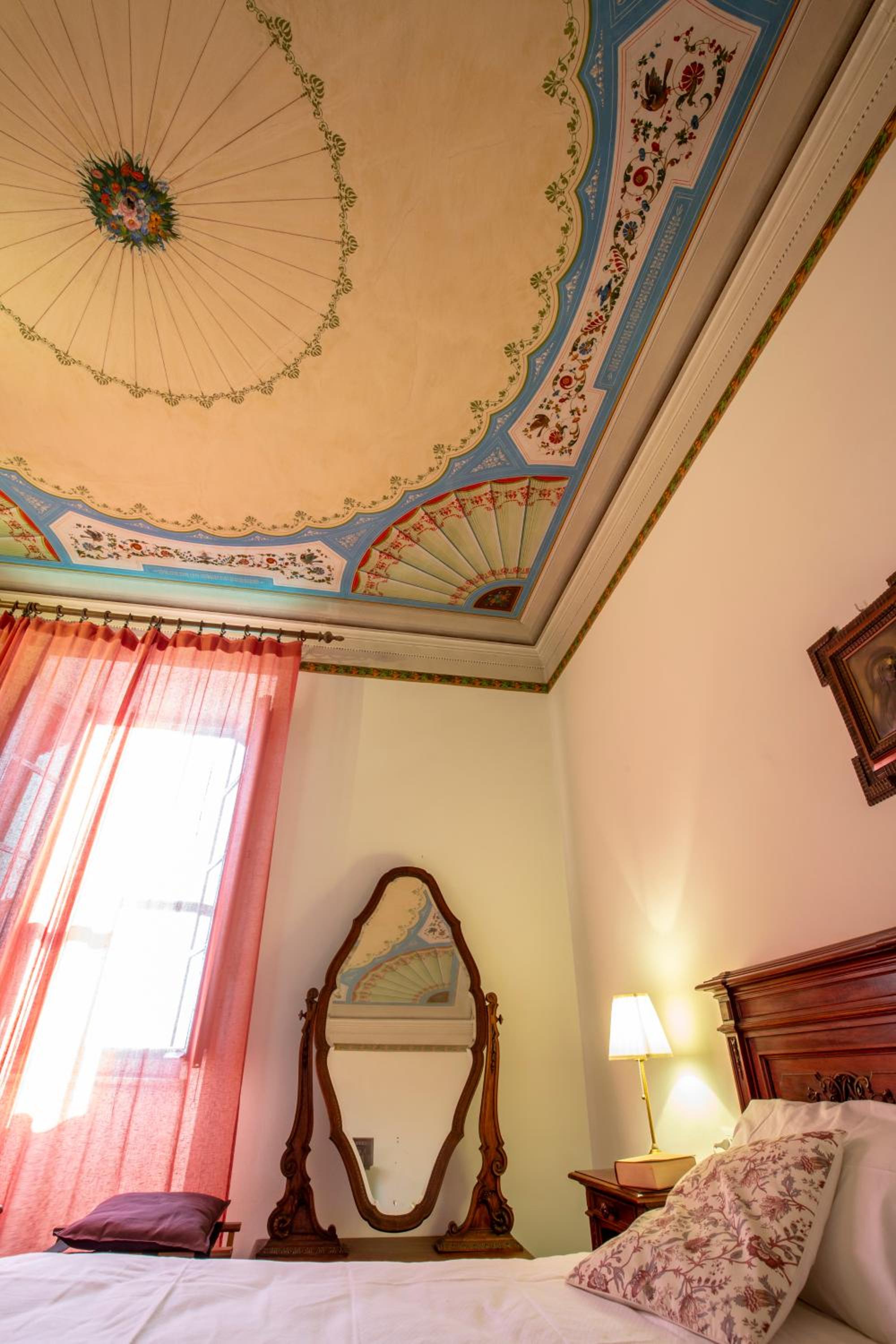 Superior Suite - Photo 20