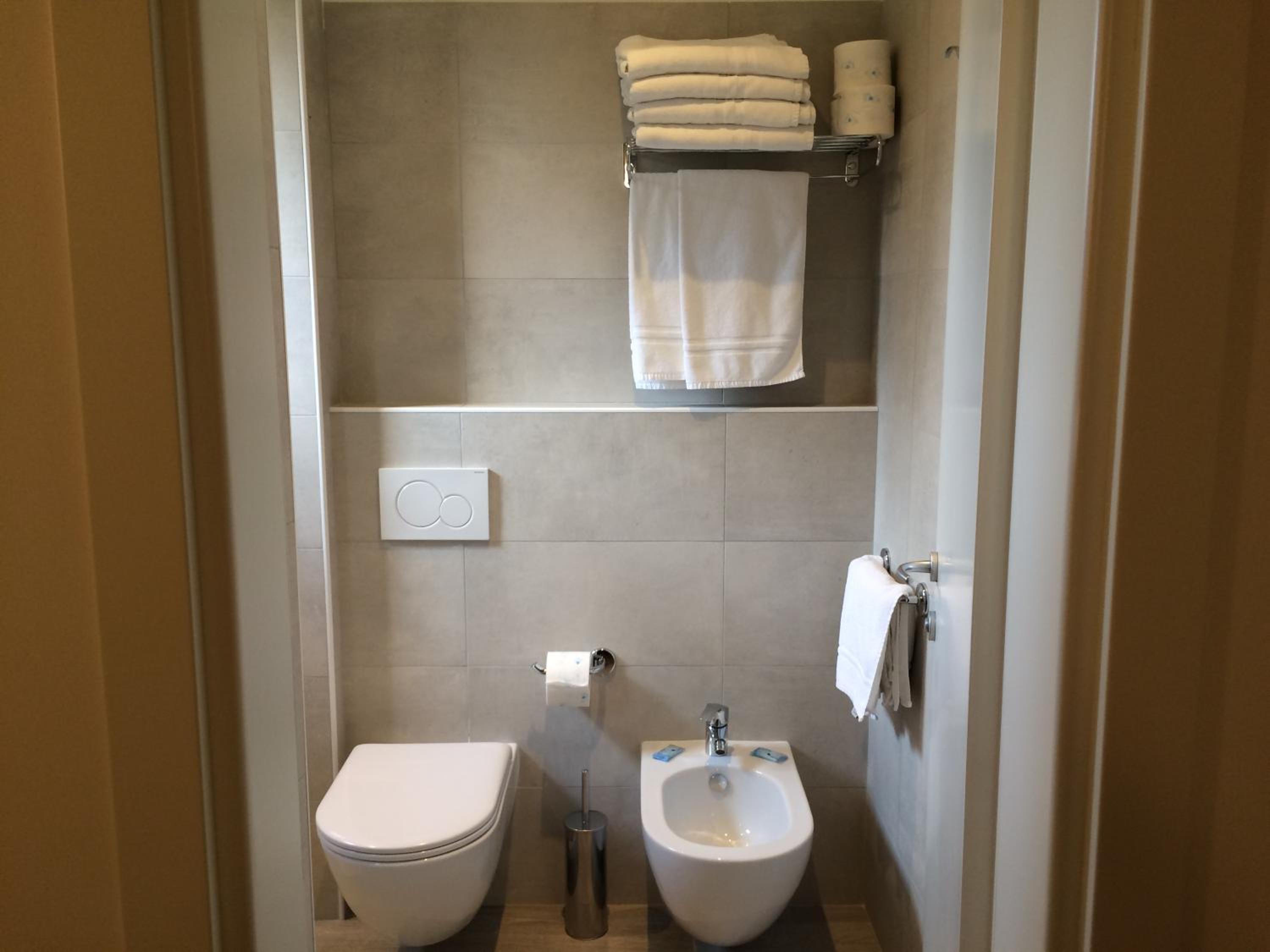 Triple Room - Photo 7