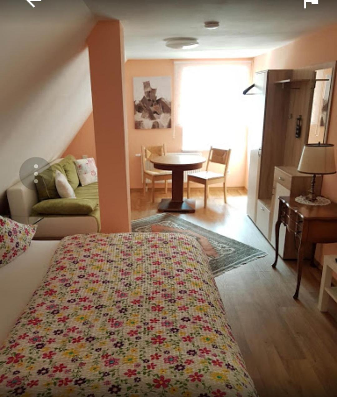 Double Room photo 3