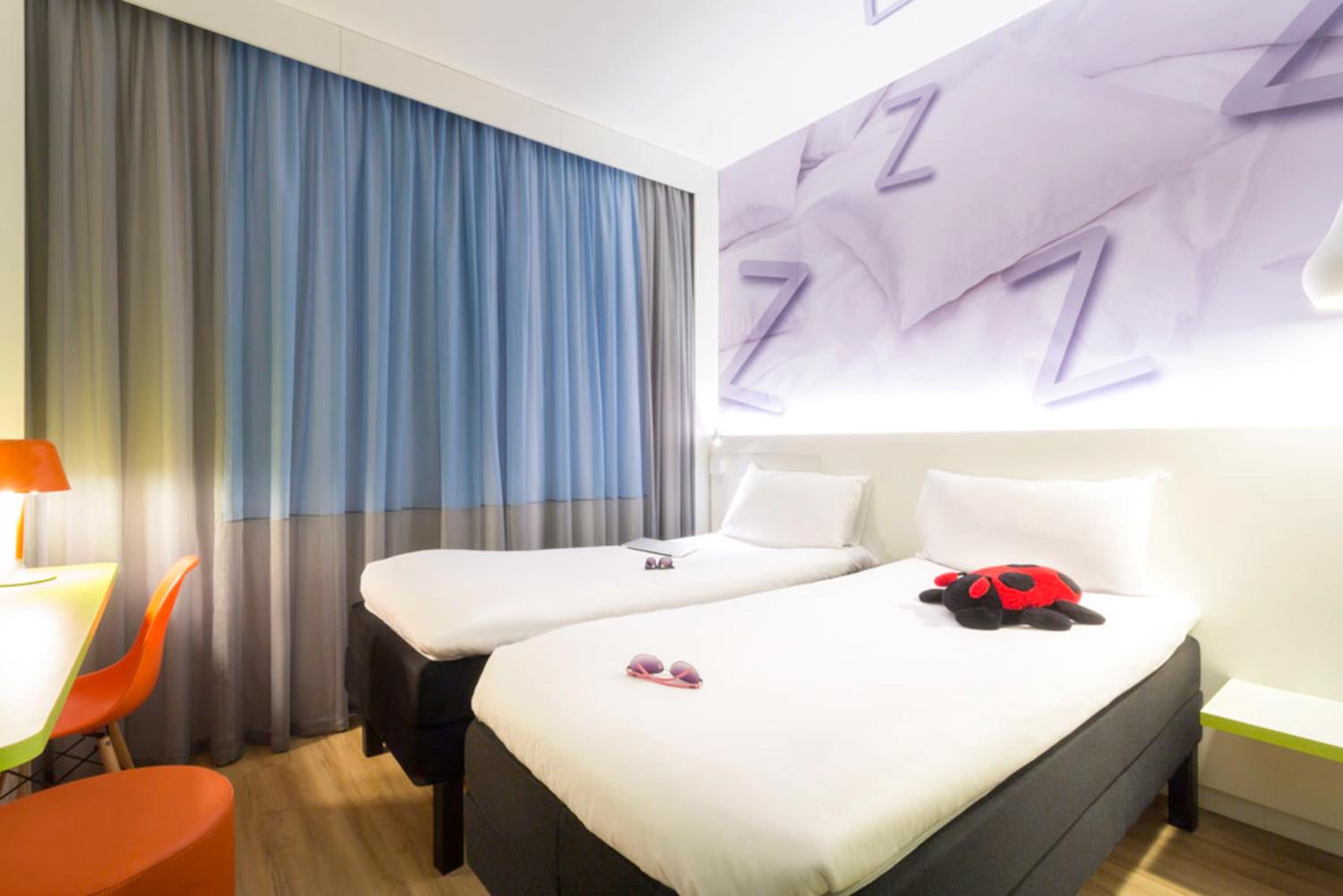 Standard Room with Two Single Beds