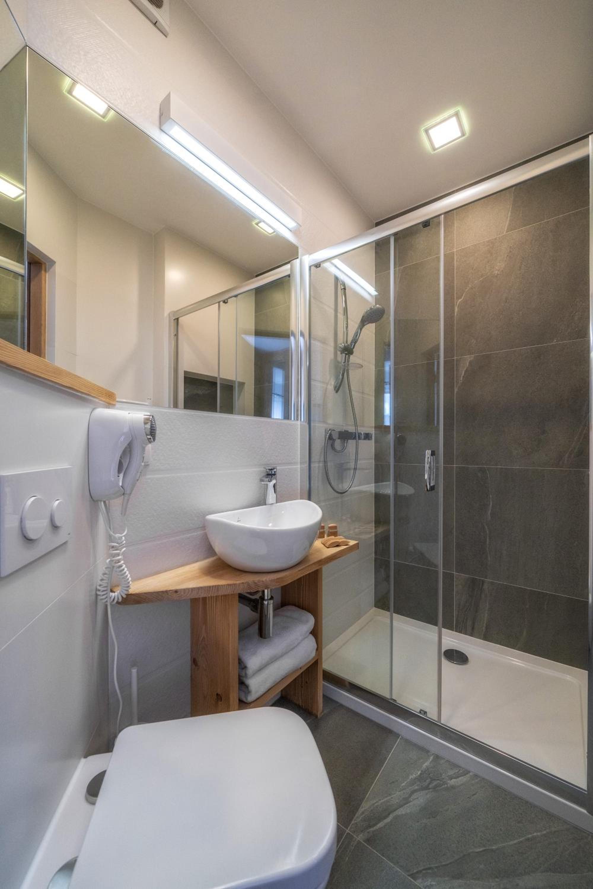 Deluxe Double Room with Terrace - Photo 9