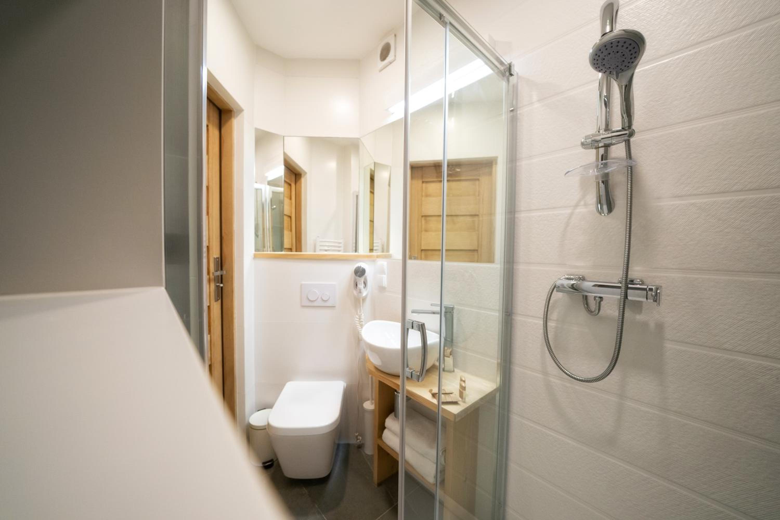 Deluxe Double Room with Terrace - Photo 8