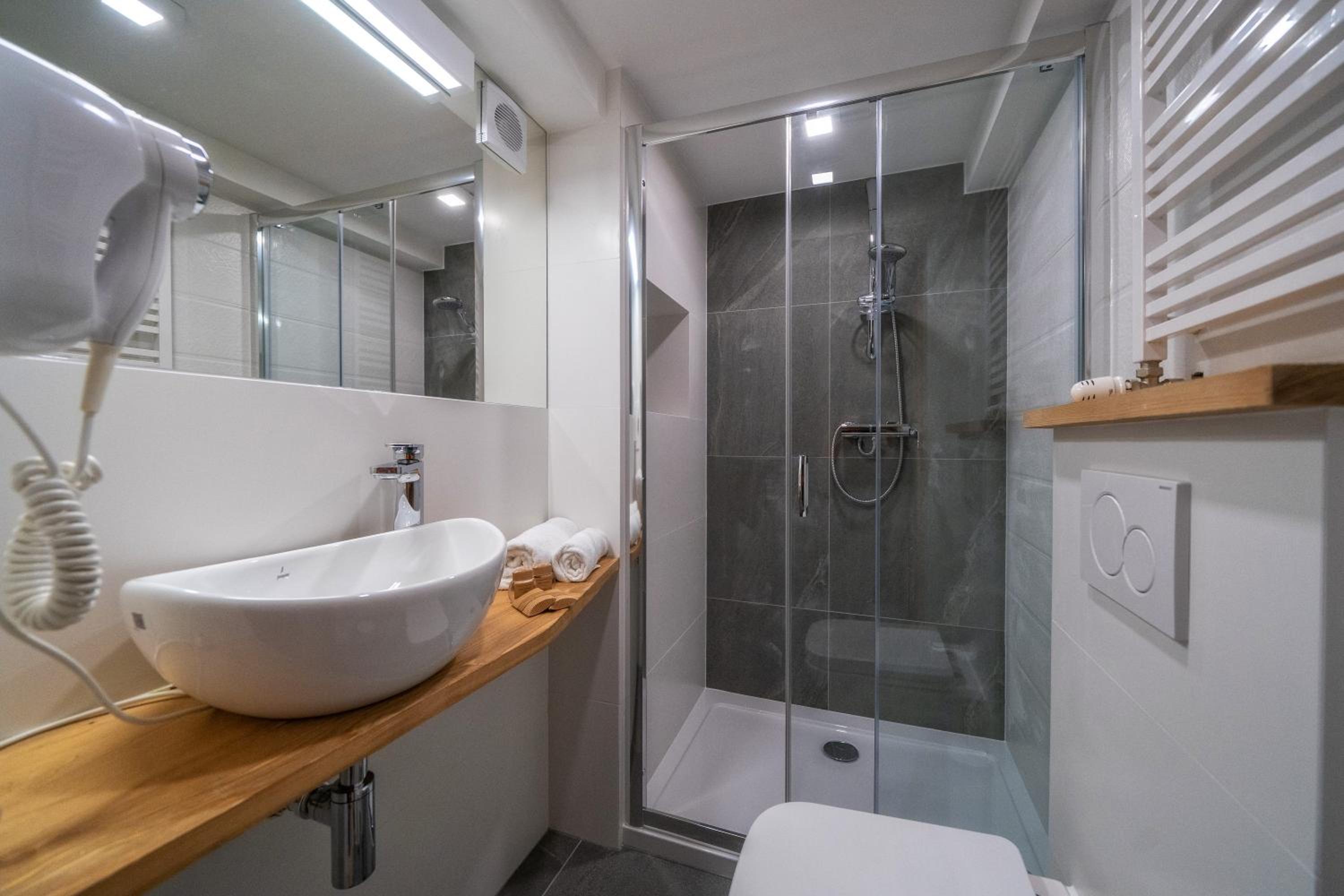 Deluxe Double Room with Terrace - Photo 6