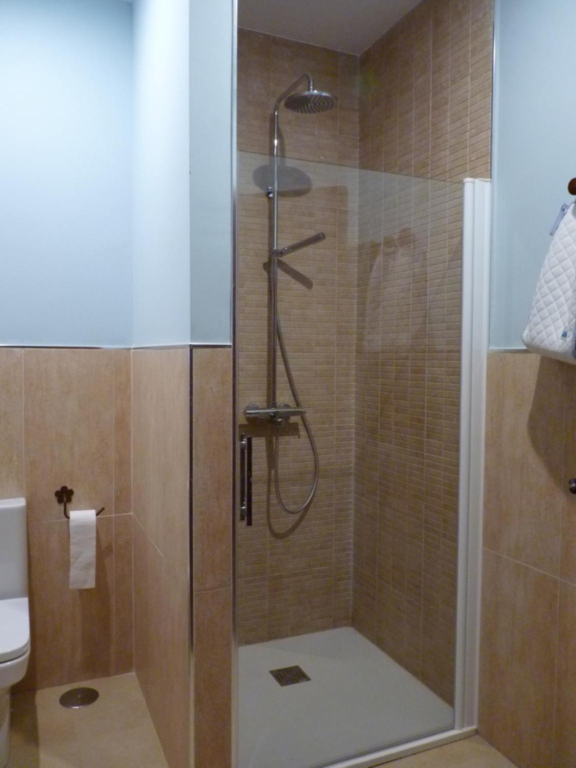 Twin Room - Photo 3